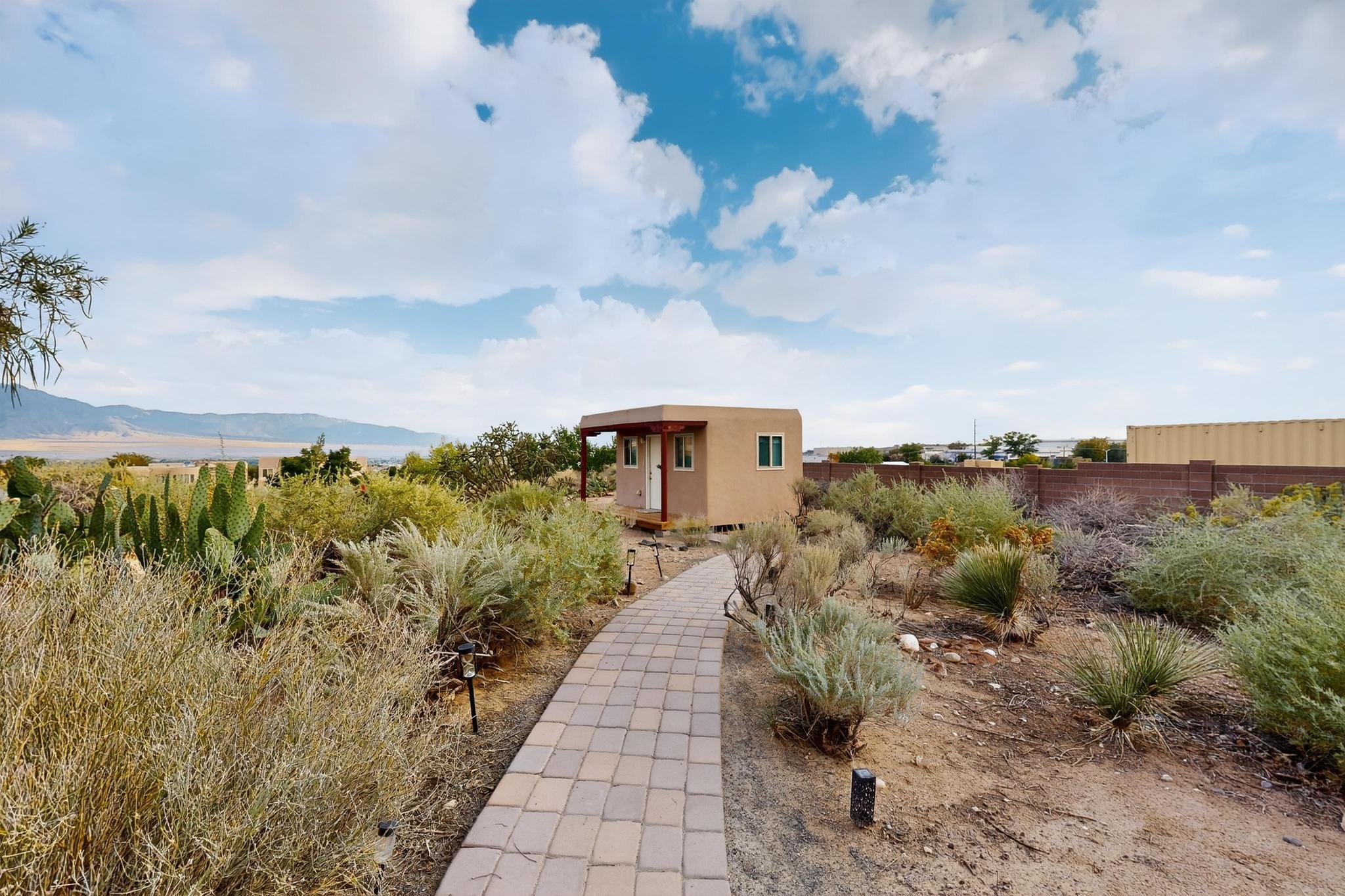 832 ACAPULCO Road NE