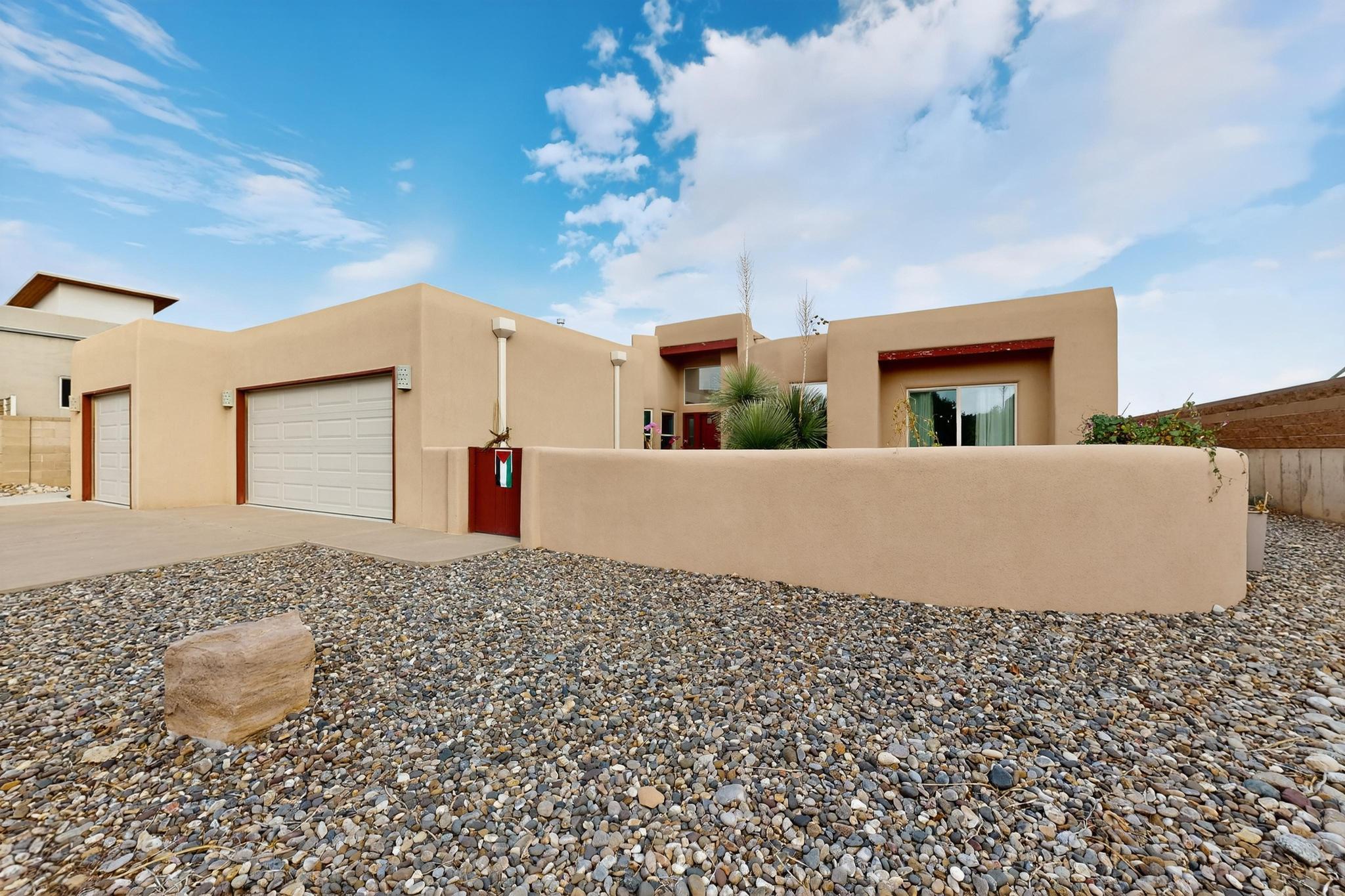 832 ACAPULCO Road NE