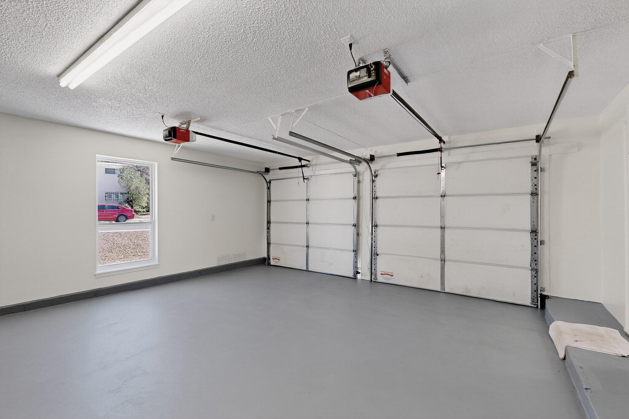 2301 SATURN Place NE