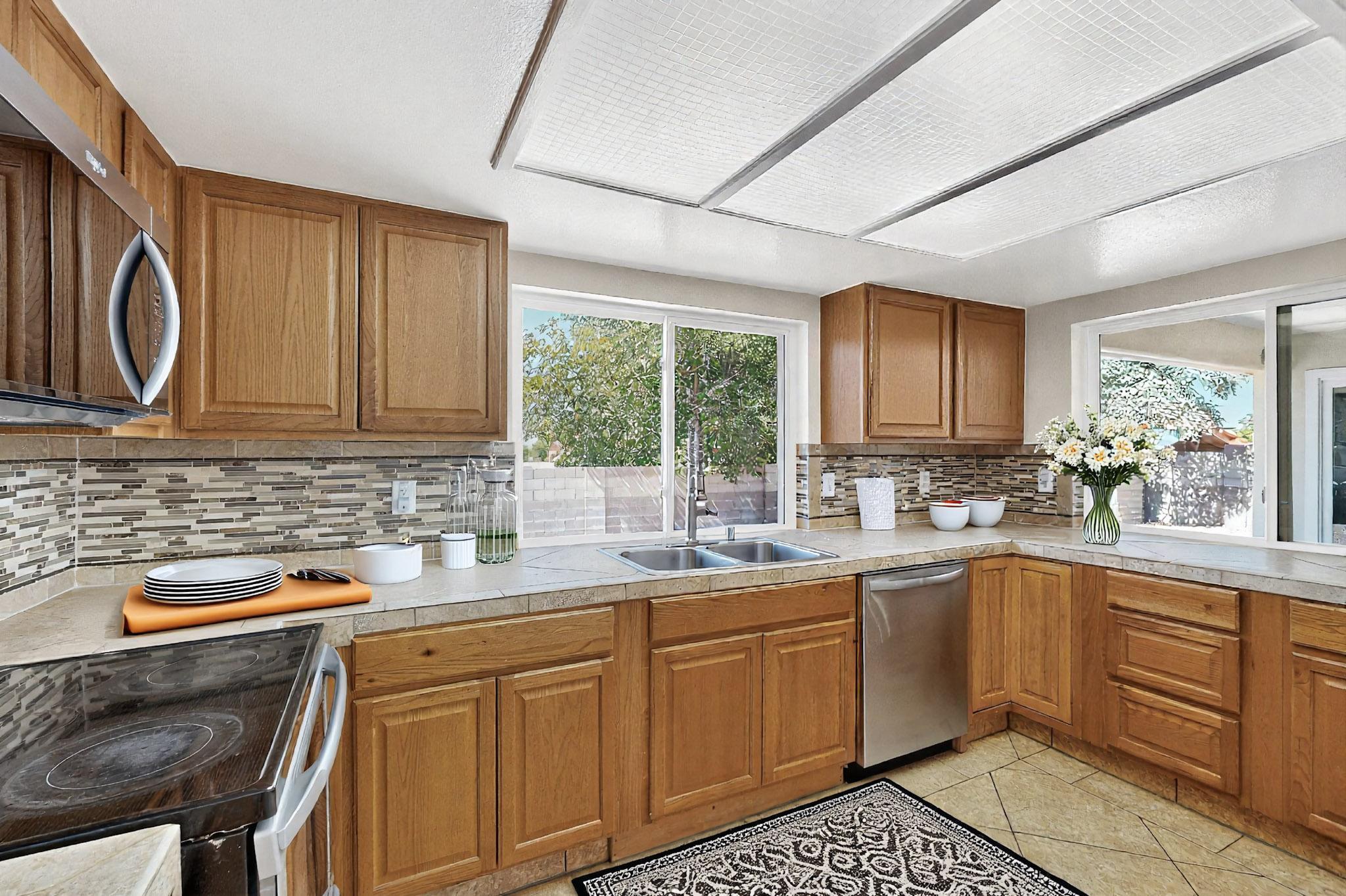 2301 SATURN Place NE