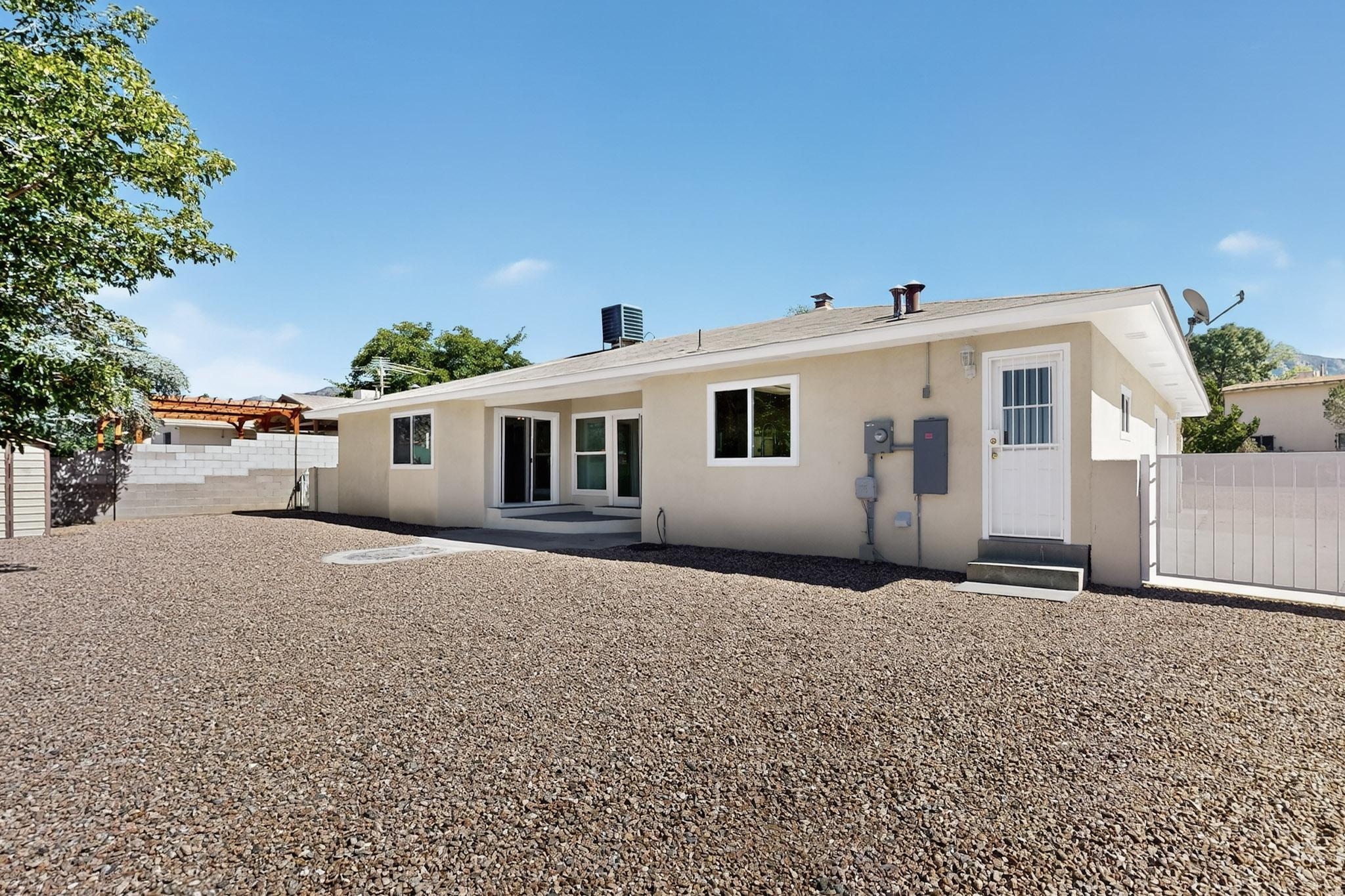 2301 SATURN Place NE