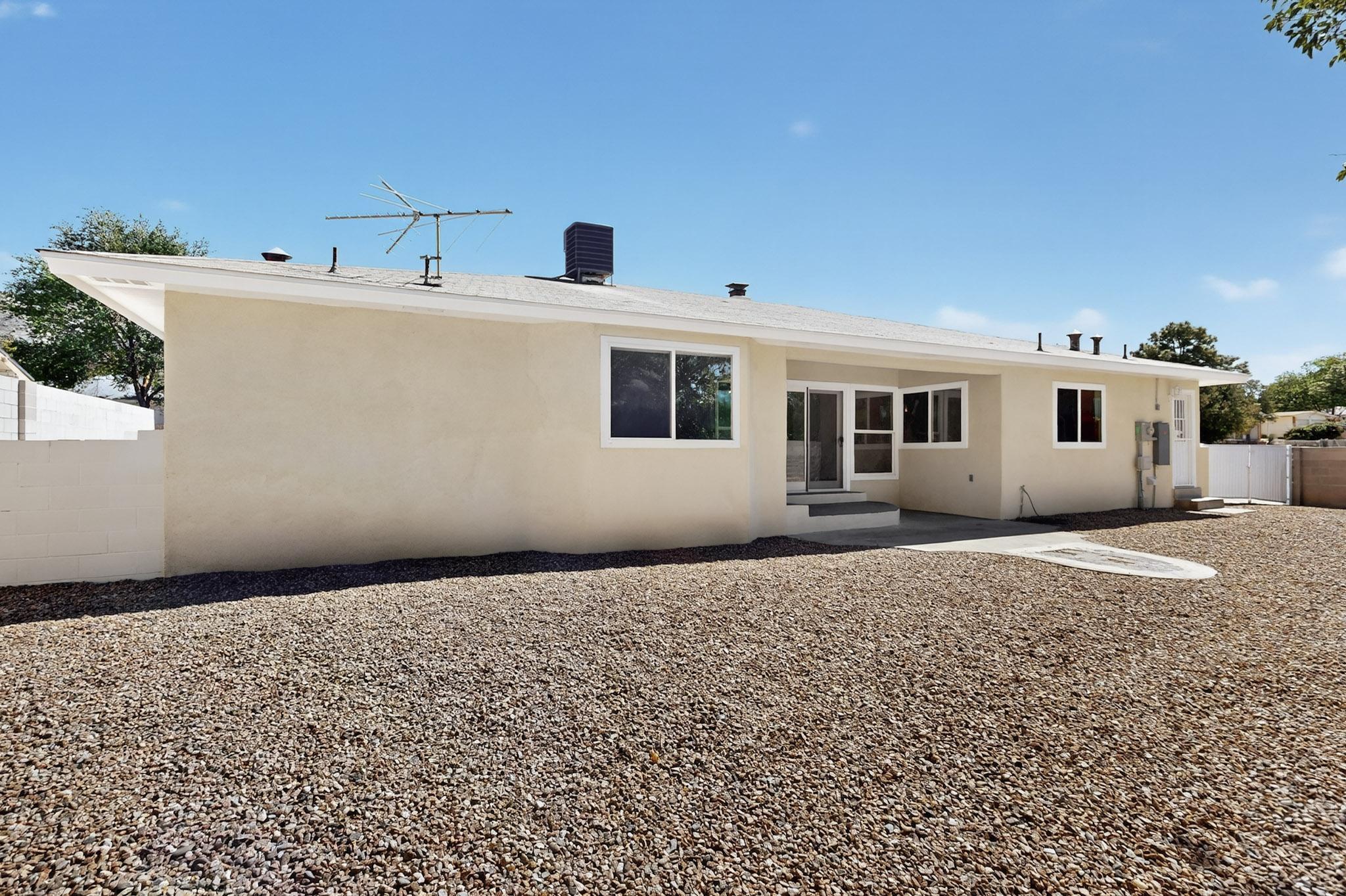 2301 SATURN Place NE