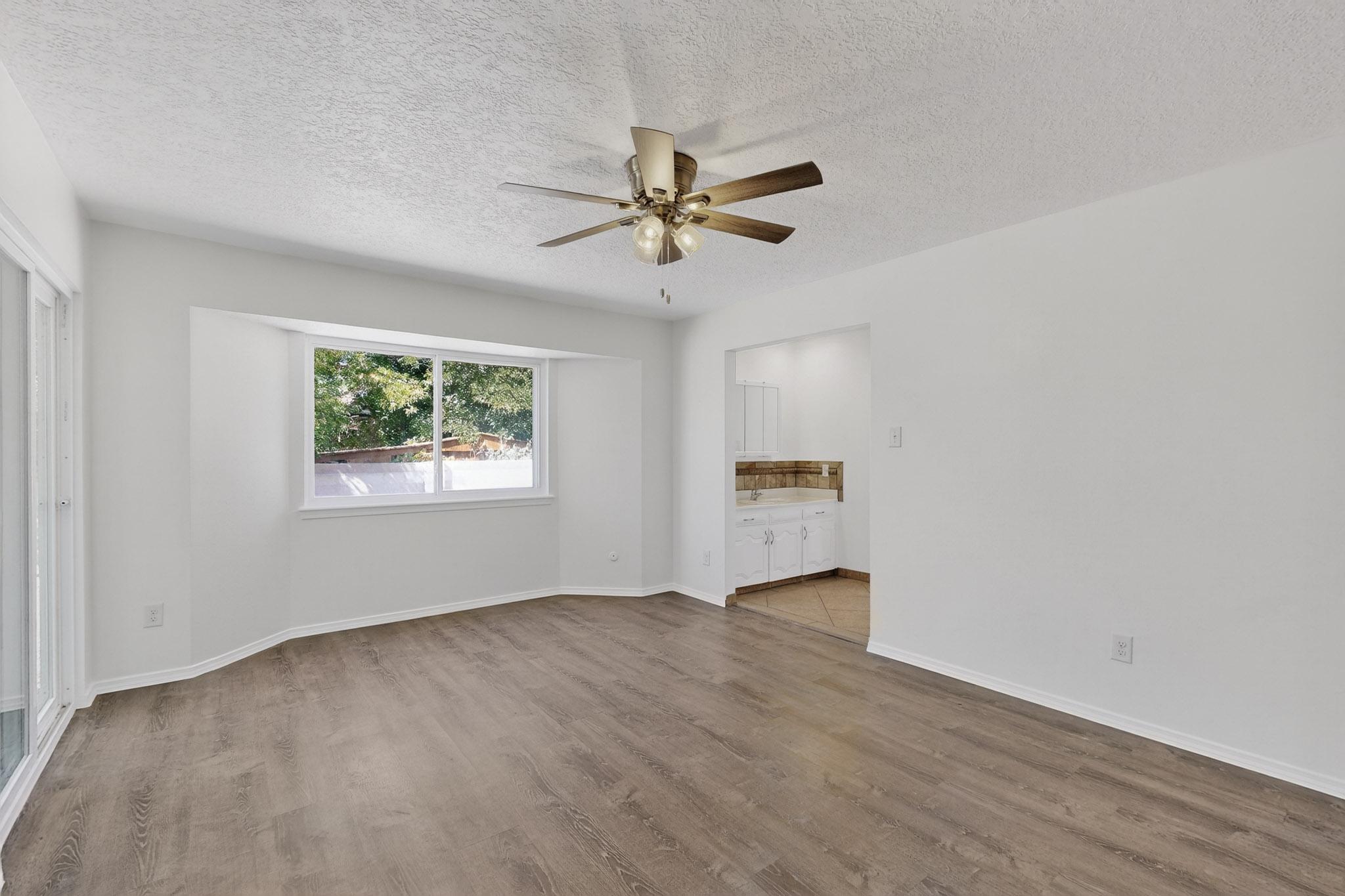 2301 SATURN Place NE