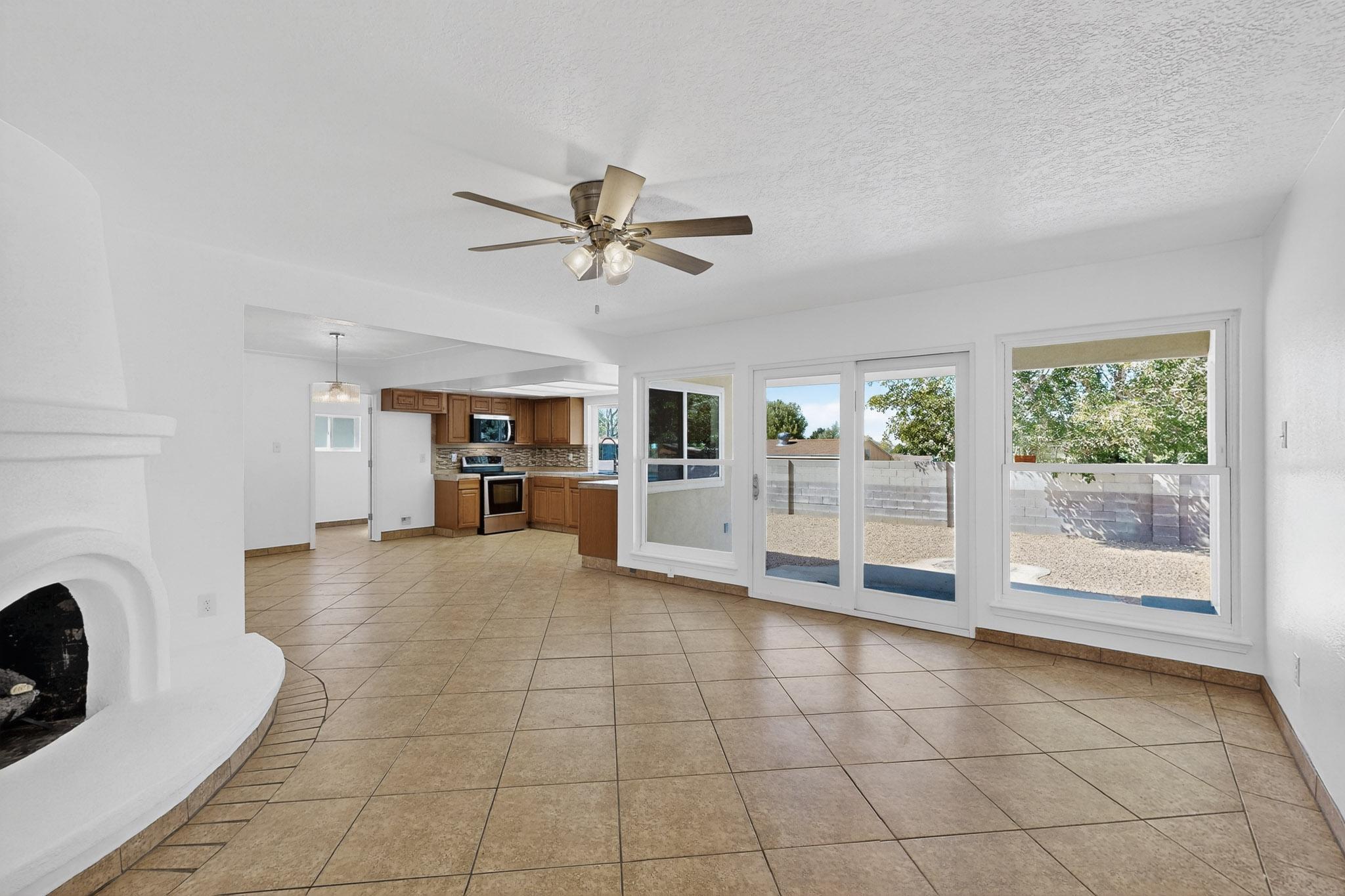 2301 SATURN Place NE