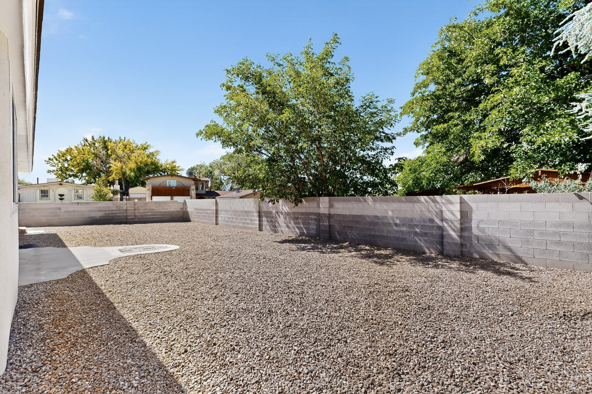 2301 SATURN Place NE