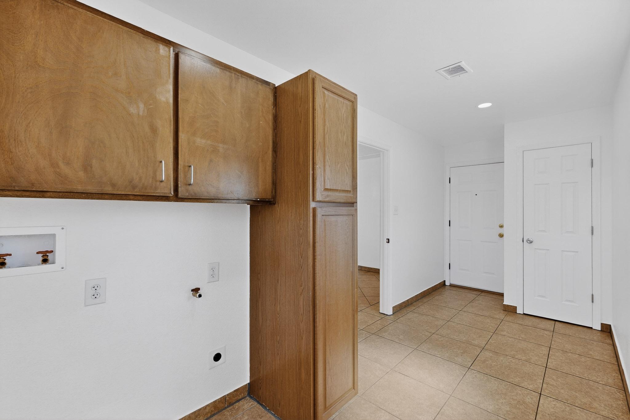 2301 SATURN Place NE