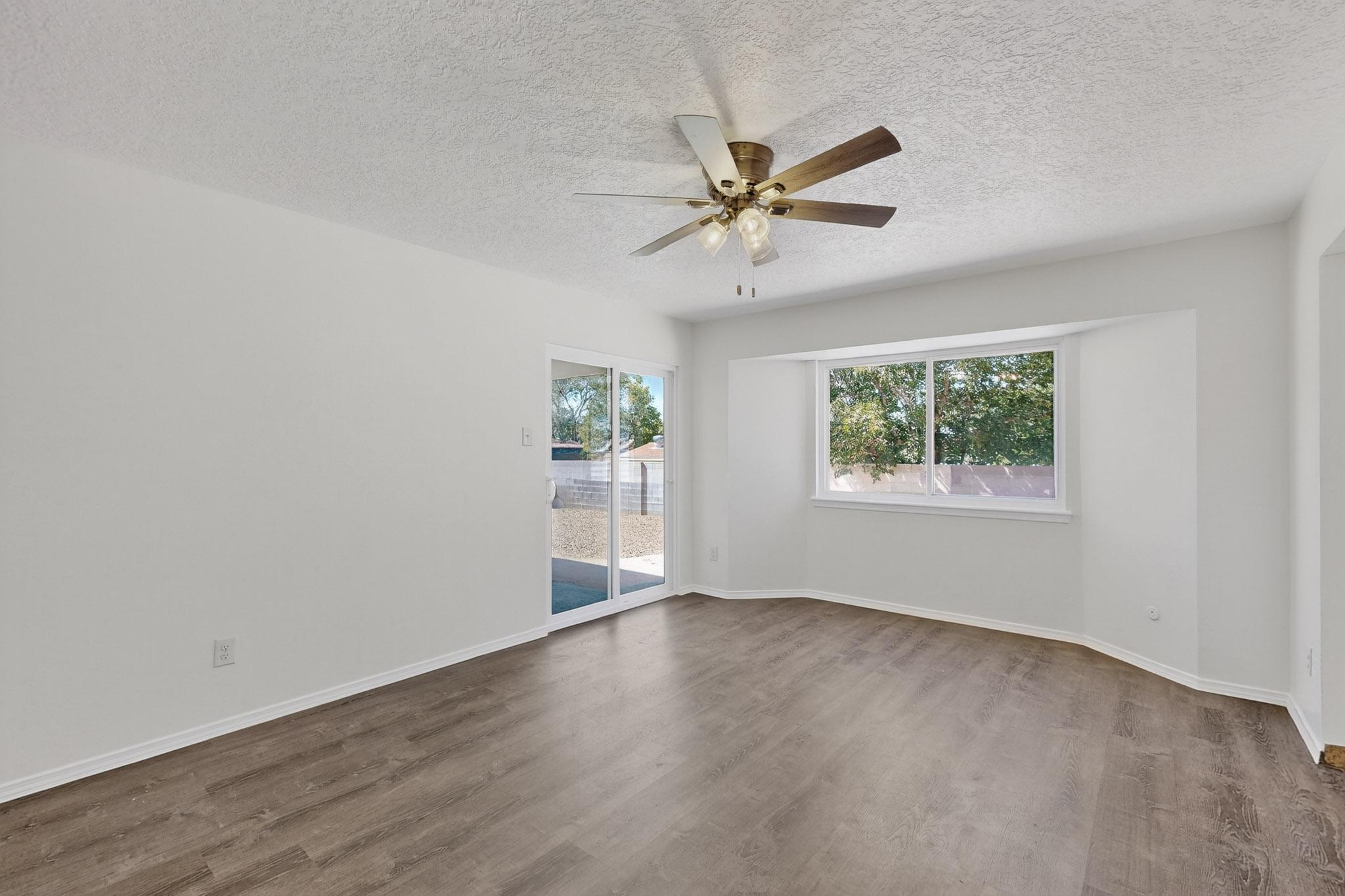 2301 SATURN Place NE