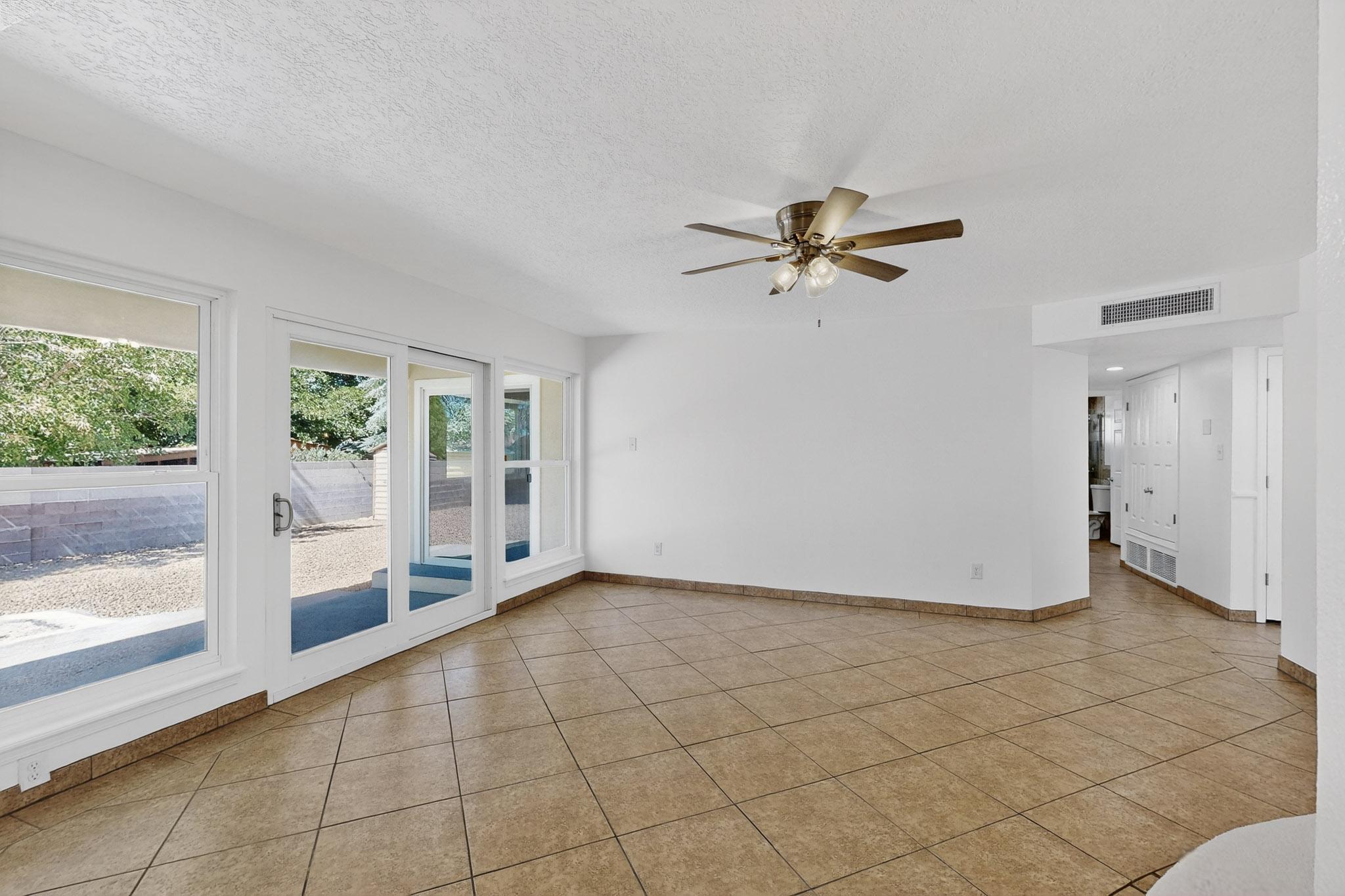 2301 SATURN Place NE