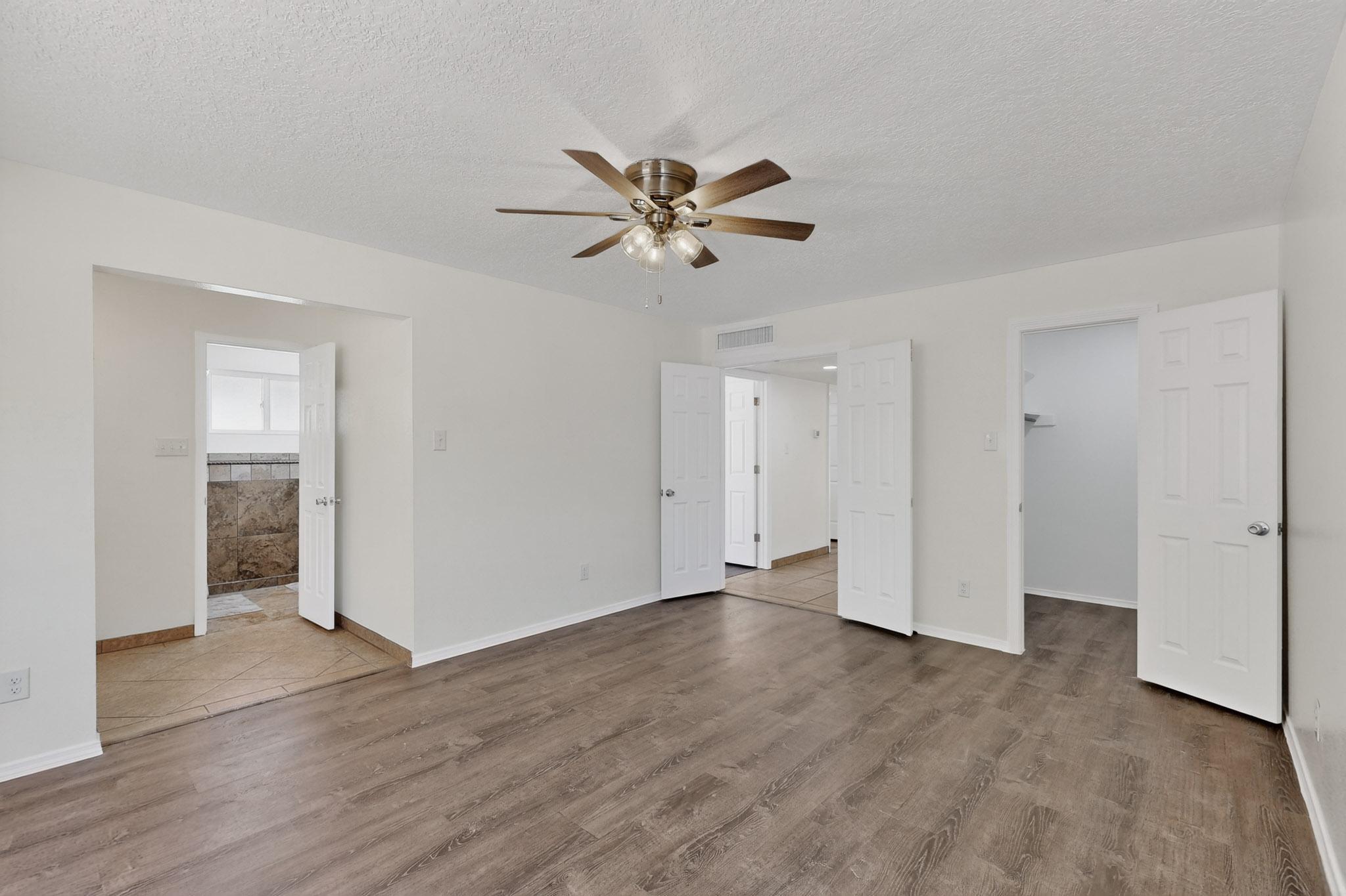 2301 SATURN Place NE