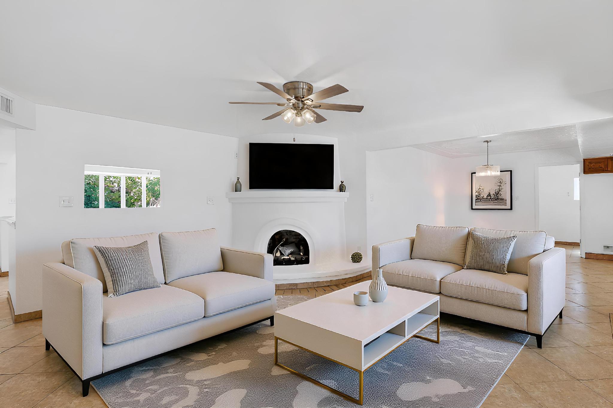 2301 SATURN Place NE