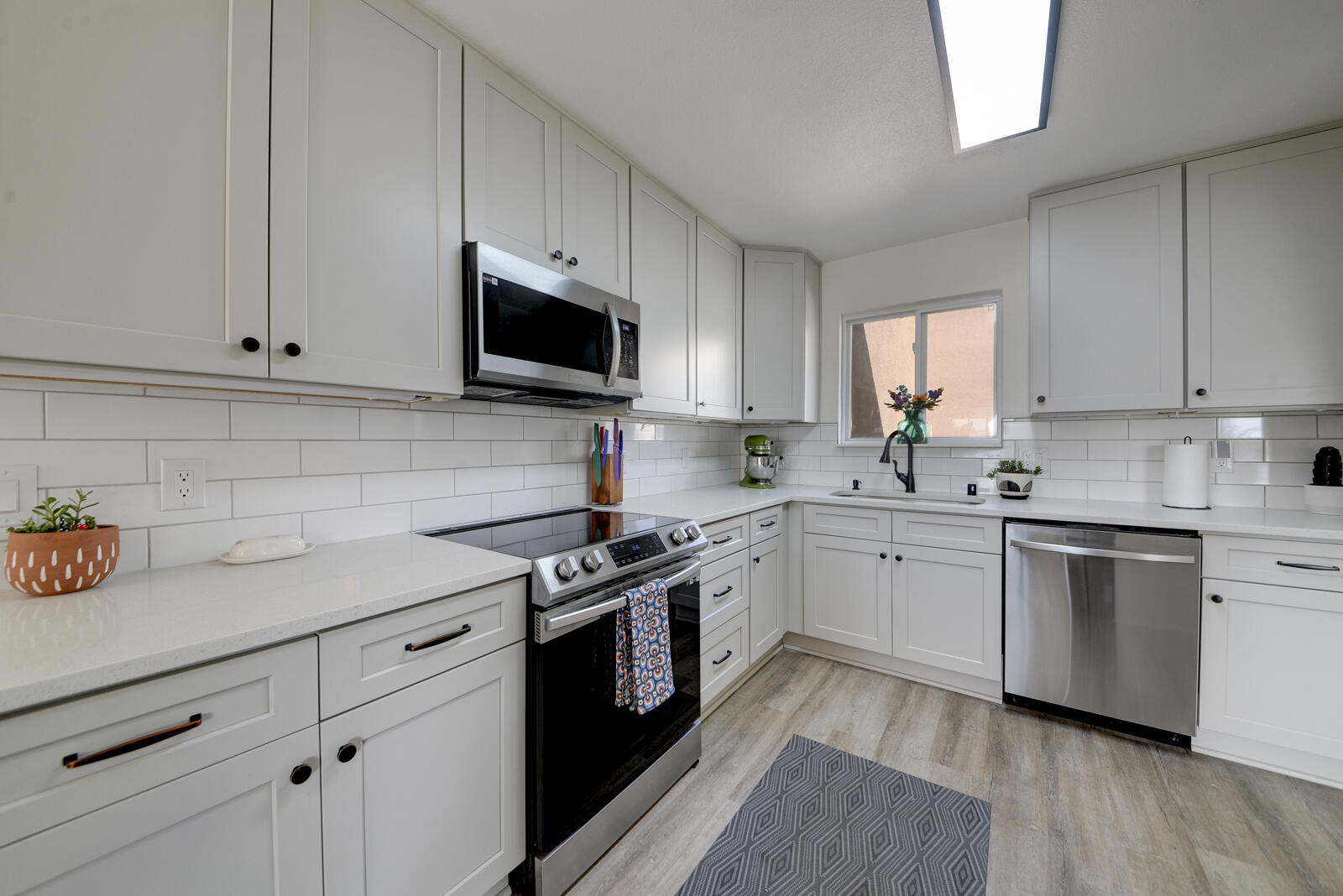 3610 OAKMOUNT Drive SE