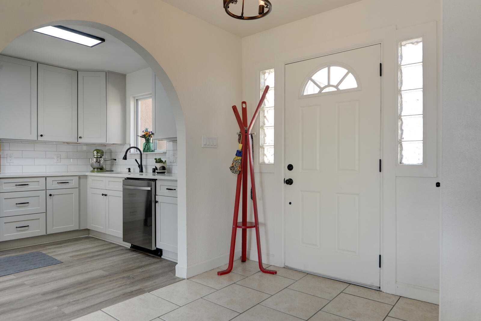 3610 OAKMOUNT Drive SE