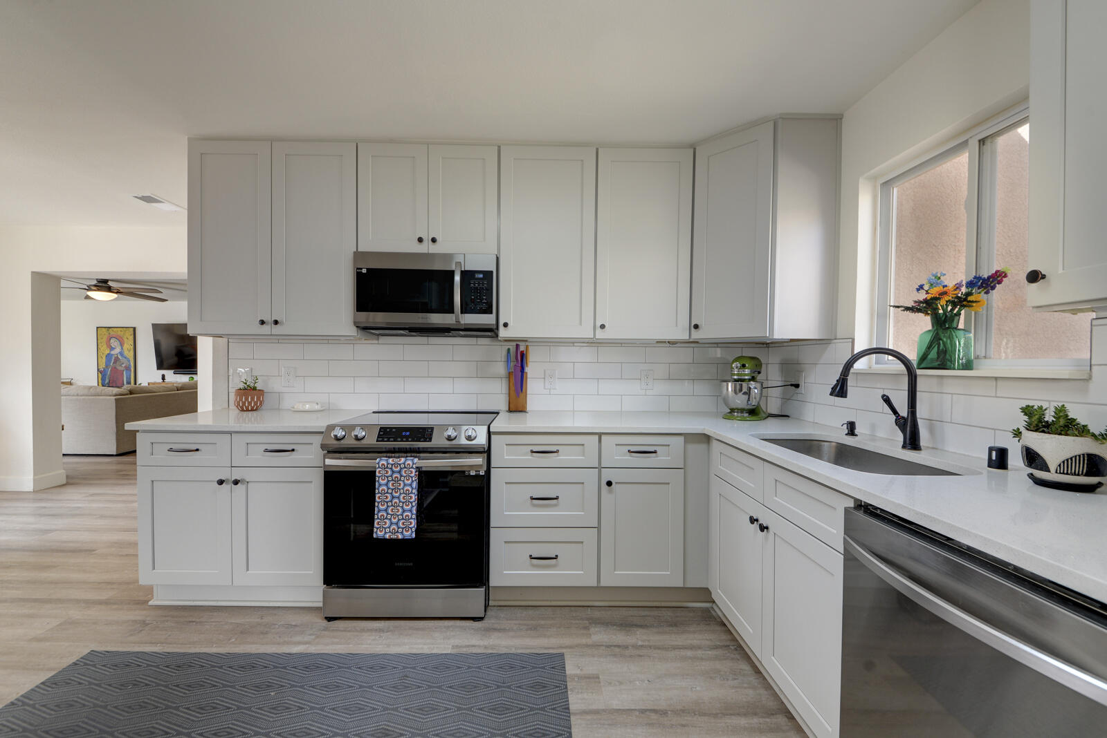 3610 OAKMOUNT Drive SE