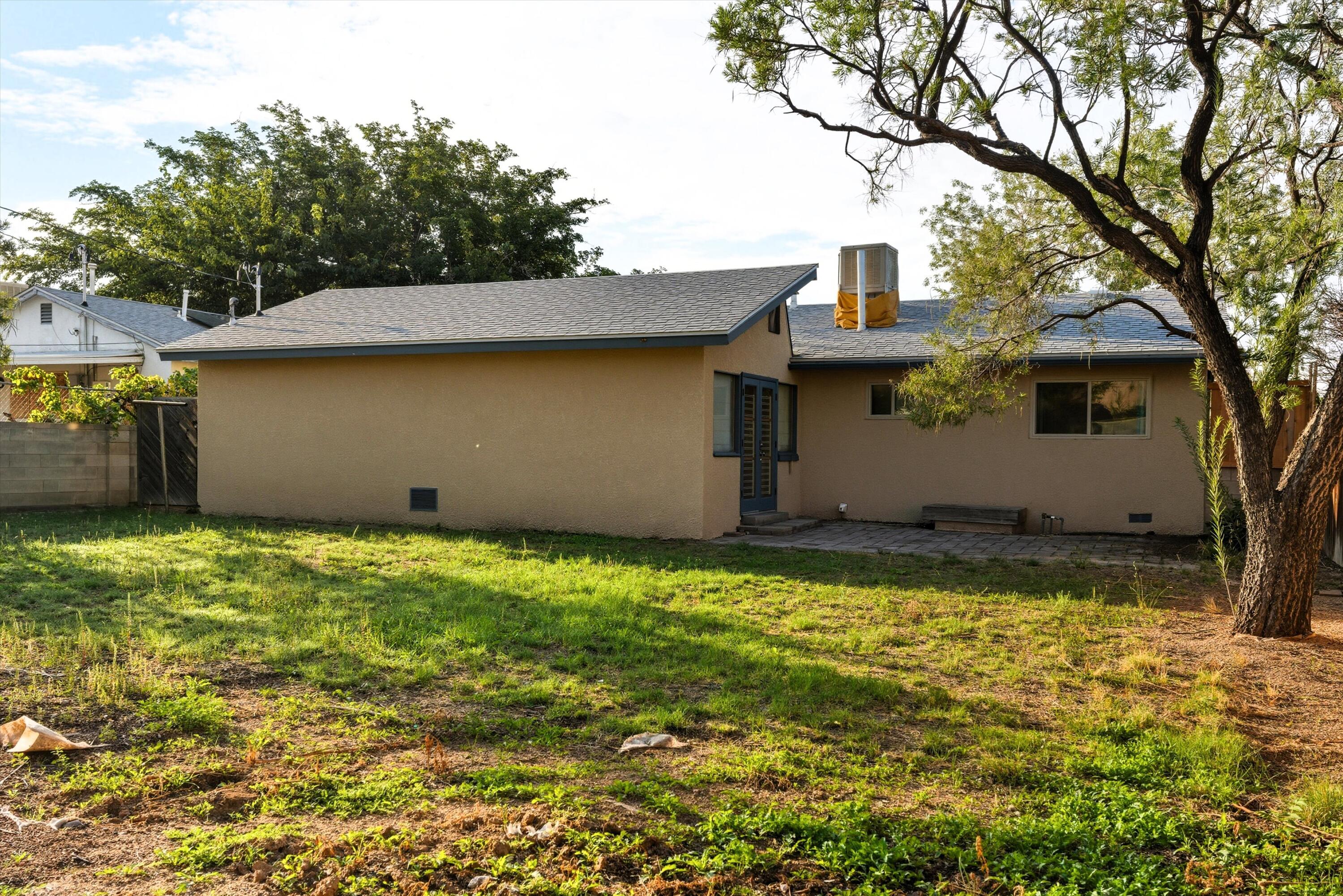 8605 Mountain Road NE