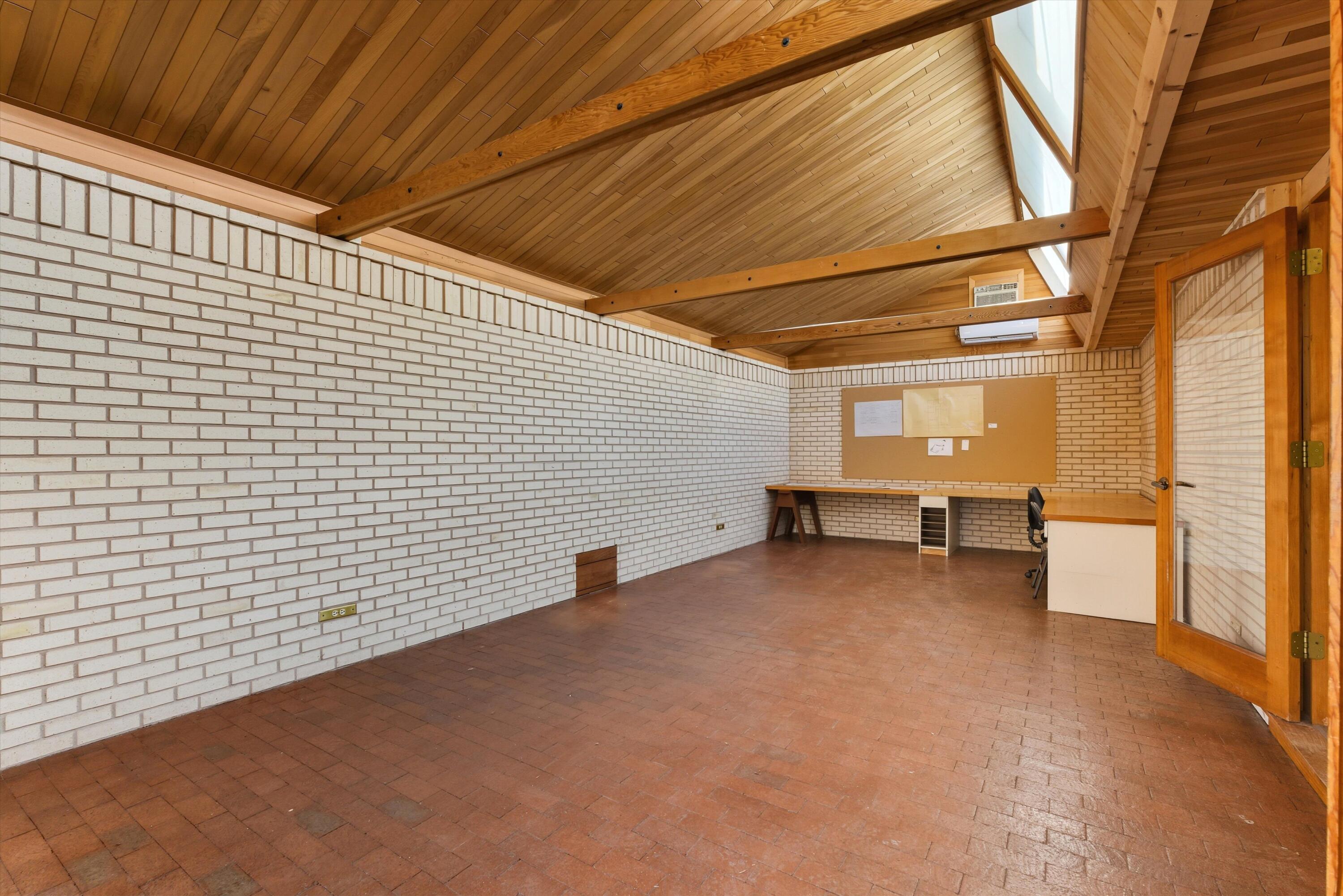 8605 Mountain Road NE