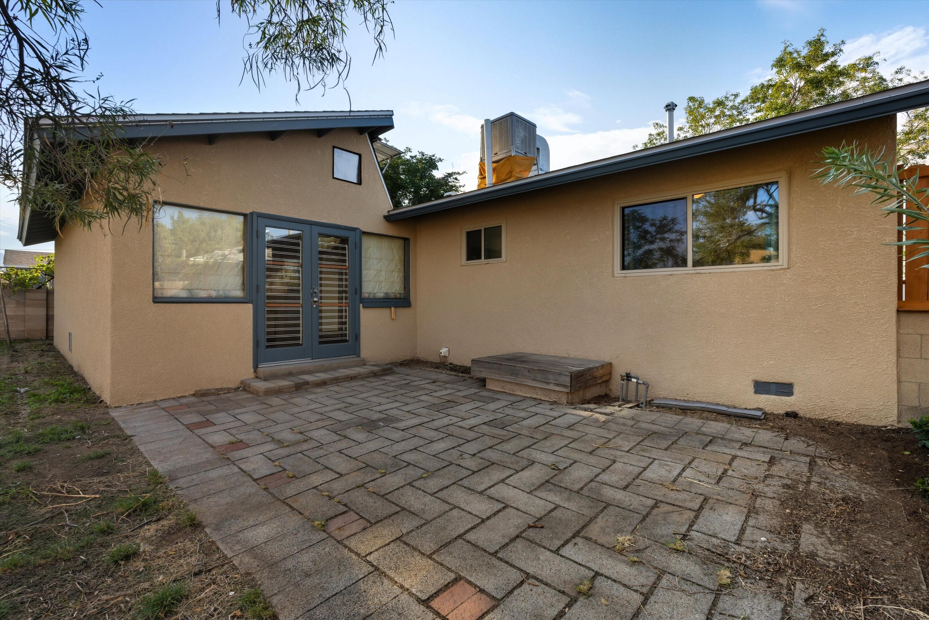 8605 Mountain Road NE