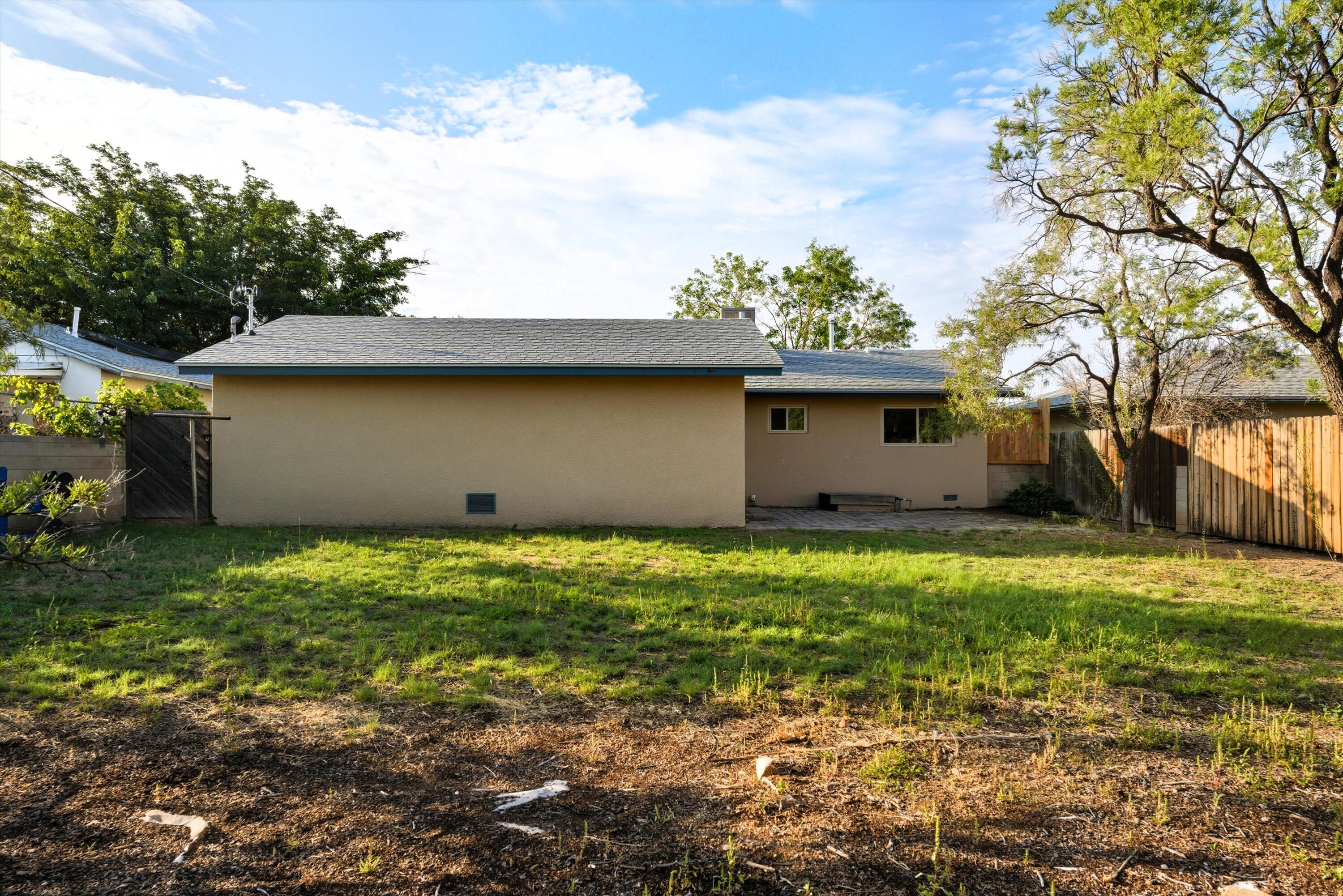 8605 Mountain Road NE