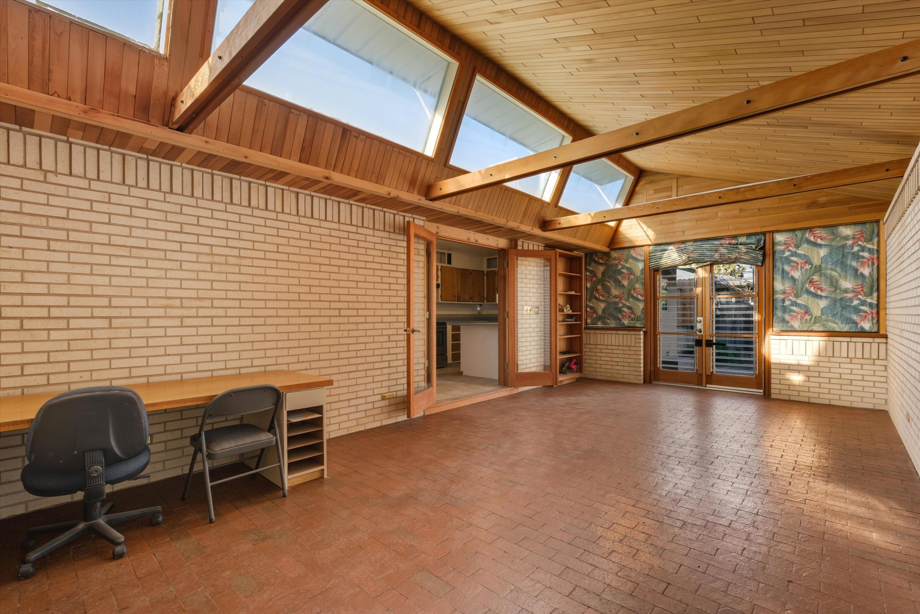 8605 Mountain Road NE