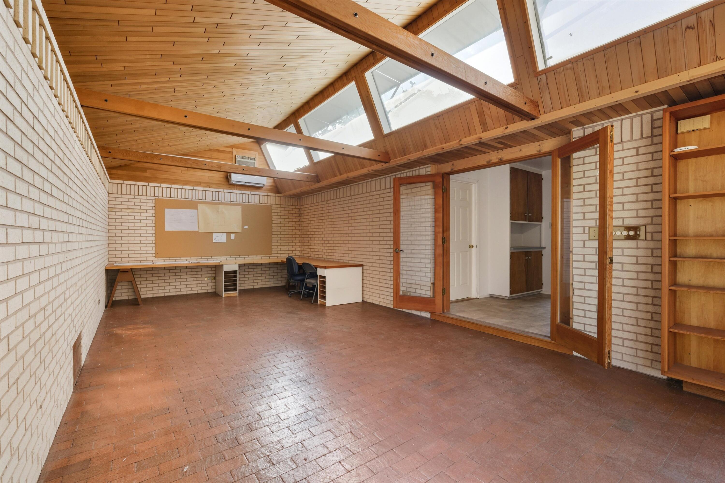 8605 Mountain Road NE