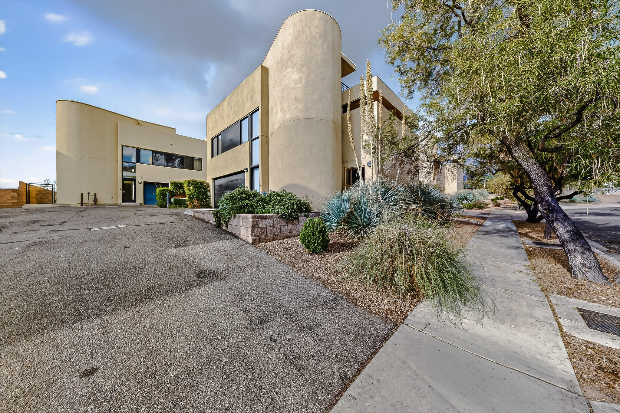 9323 HILTON Avenue NE