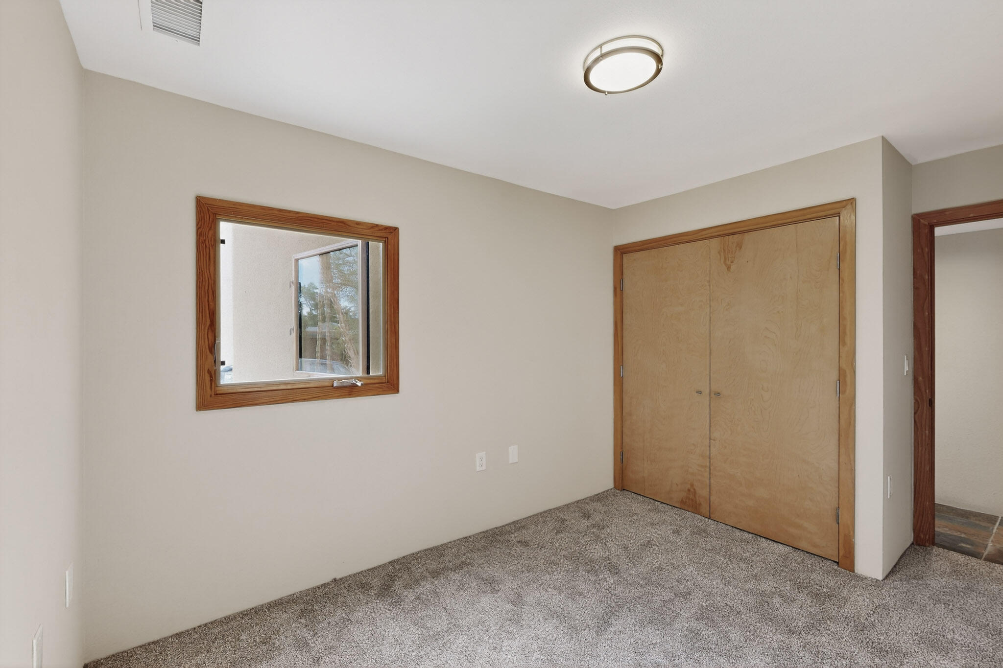 9323 HILTON Avenue NE