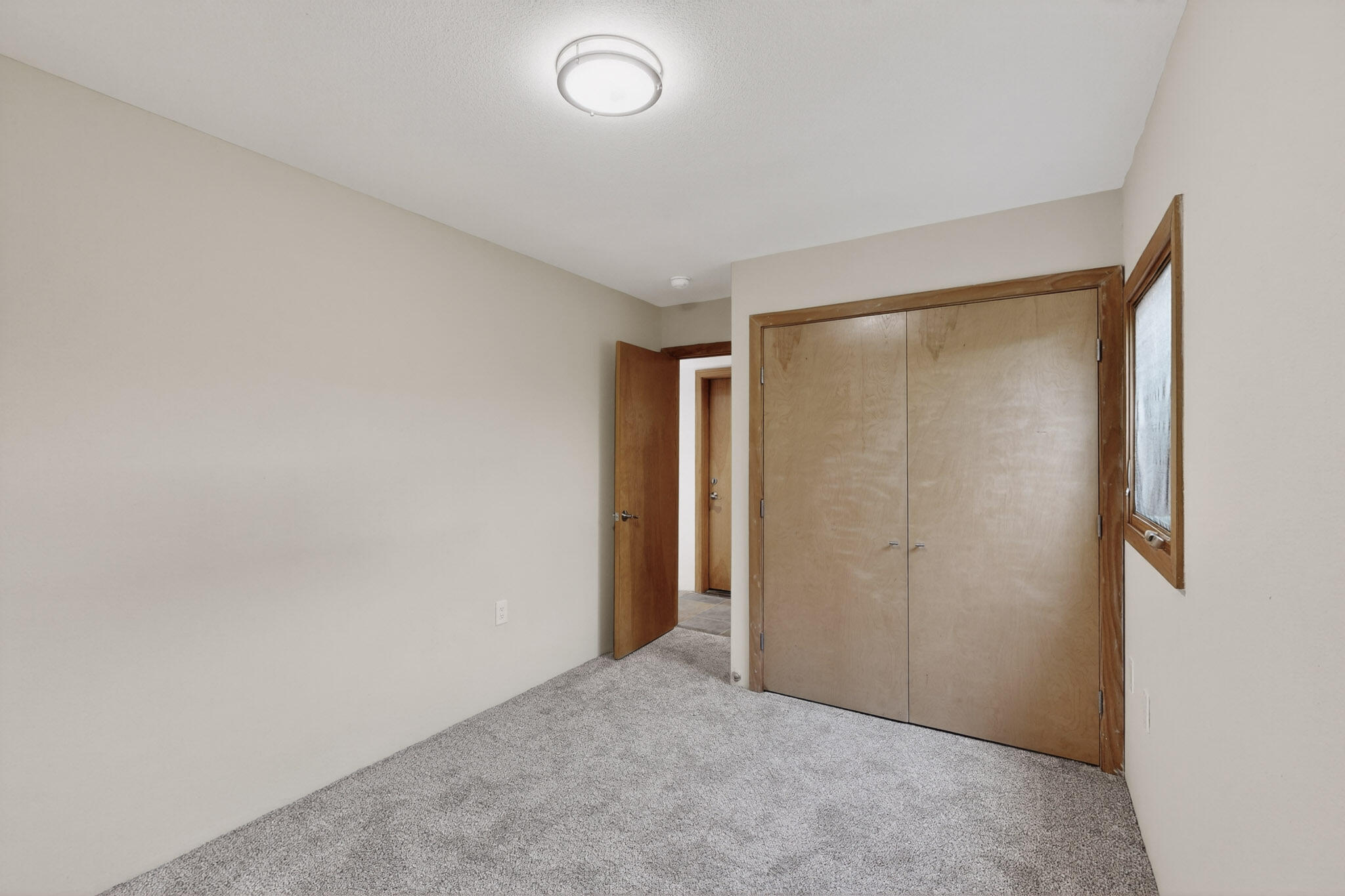 9323 HILTON Avenue NE