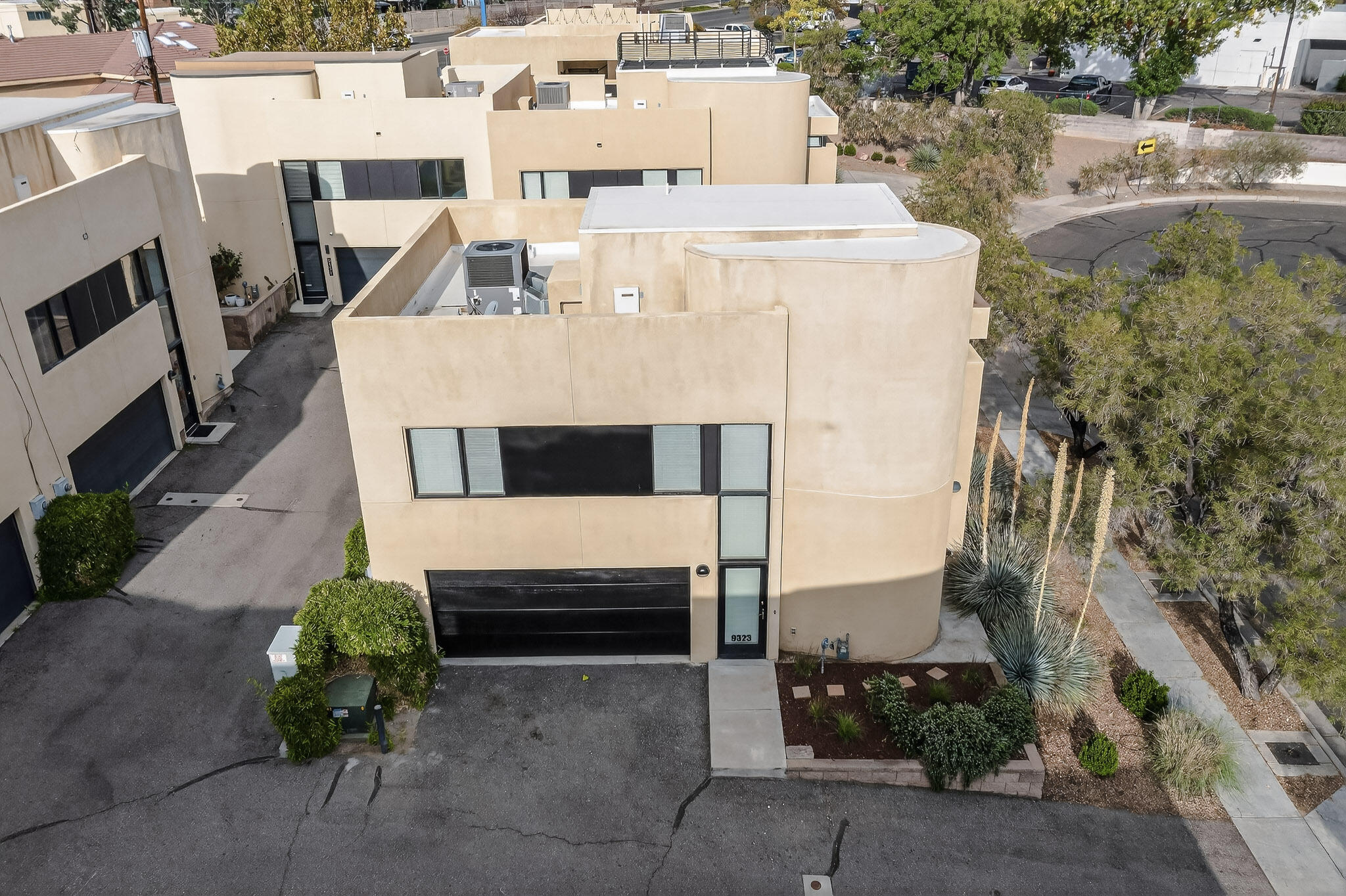 9323 HILTON Avenue NE