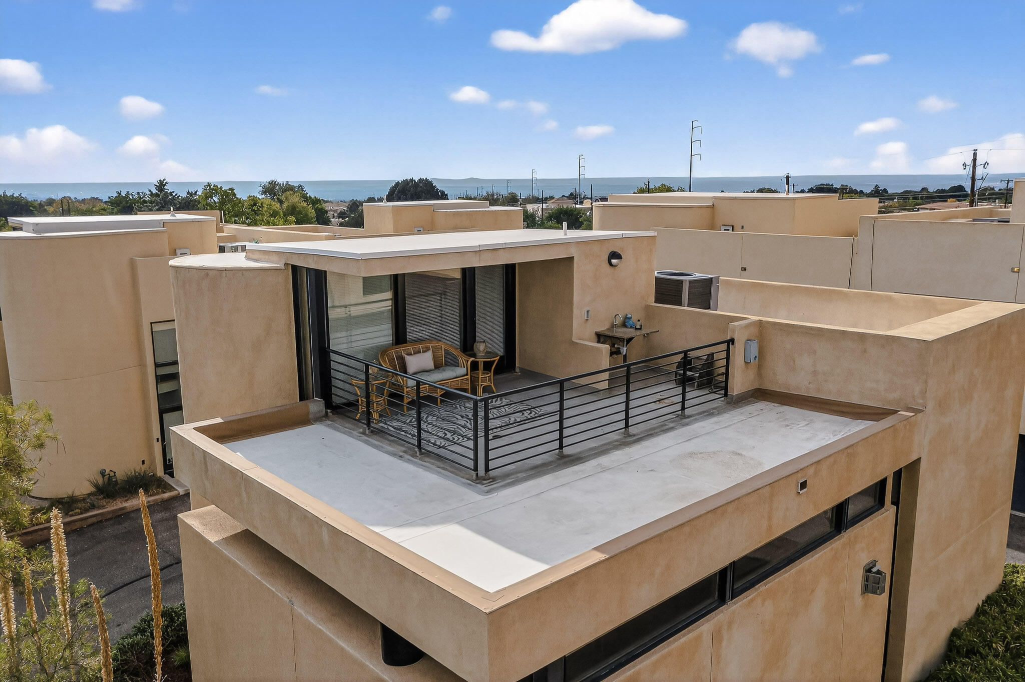 9323 HILTON Avenue NE