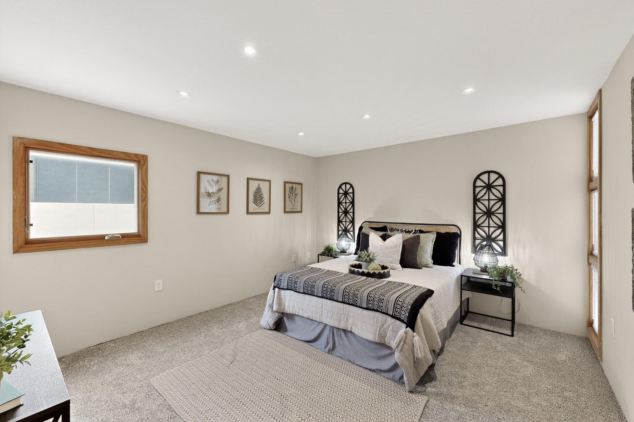 9323 HILTON Avenue NE