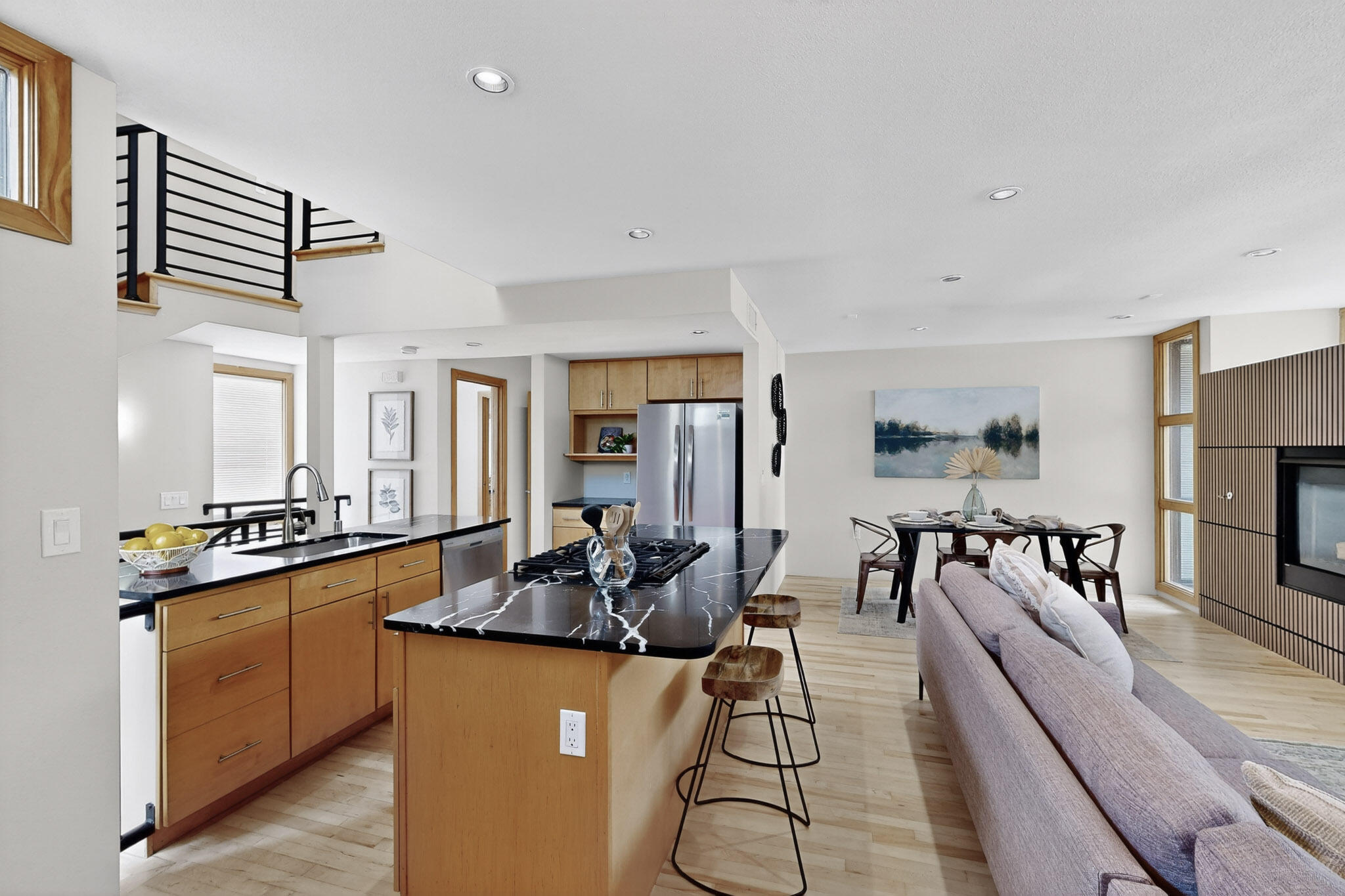 9323 HILTON Avenue NE