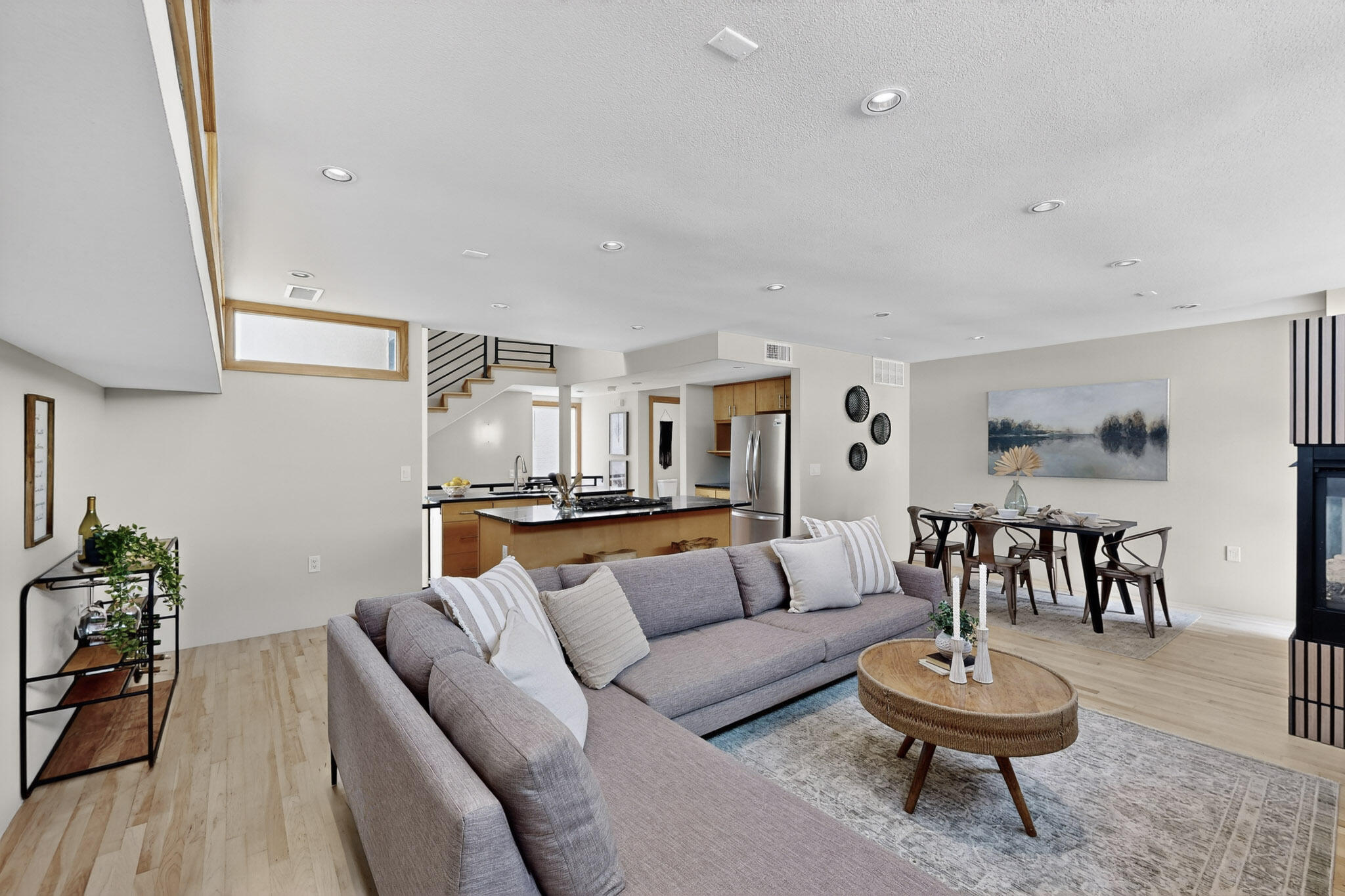 9323 HILTON Avenue NE