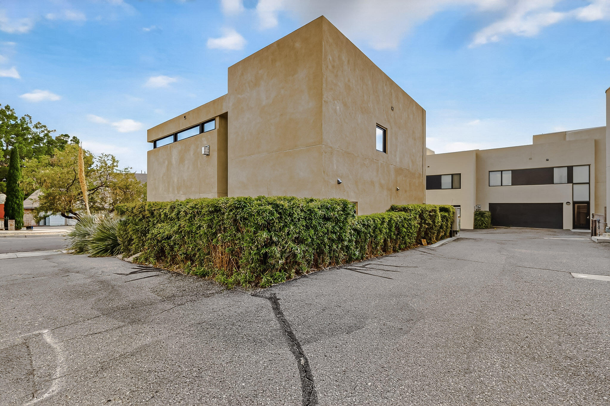 9323 HILTON Avenue NE