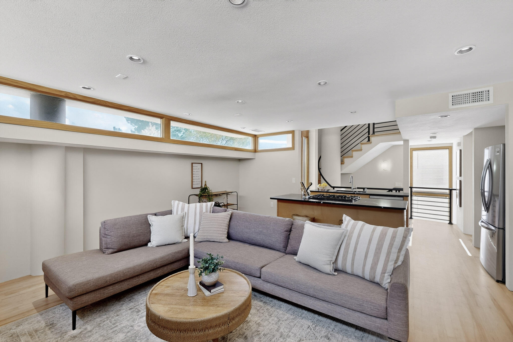 9323 HILTON Avenue NE