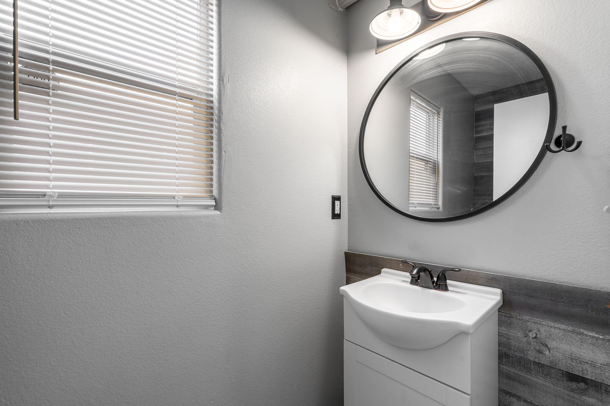 704 Nicklaus Drive SW