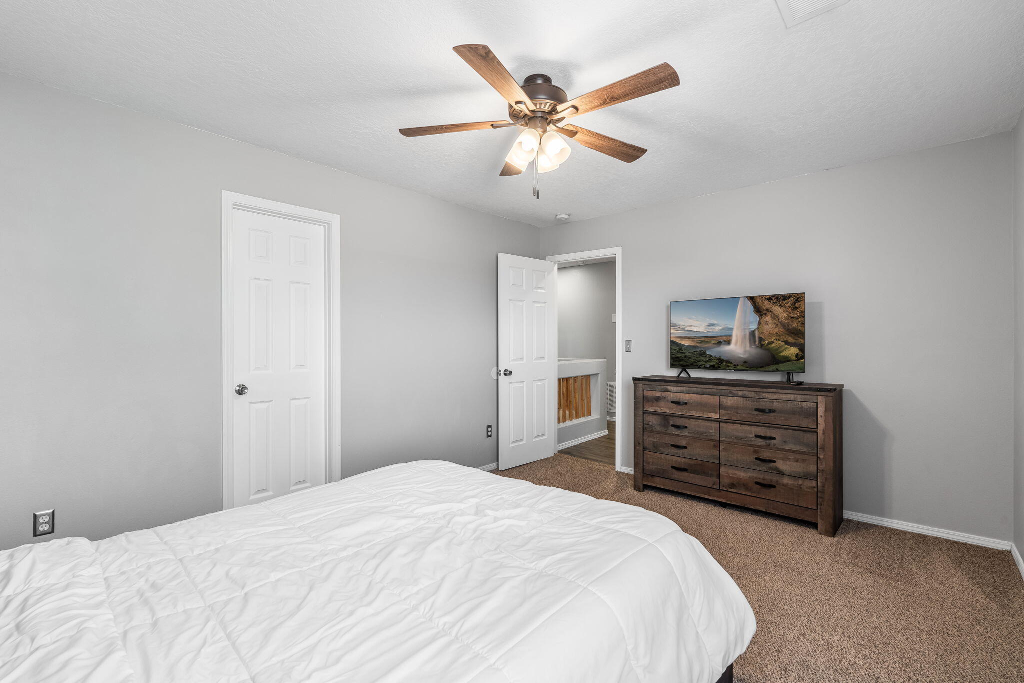 704 Nicklaus Drive SW