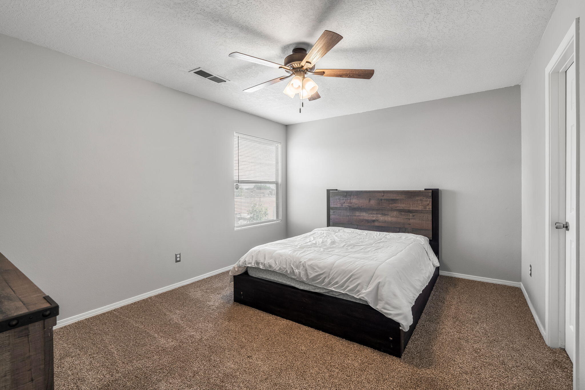 704 Nicklaus Drive SW