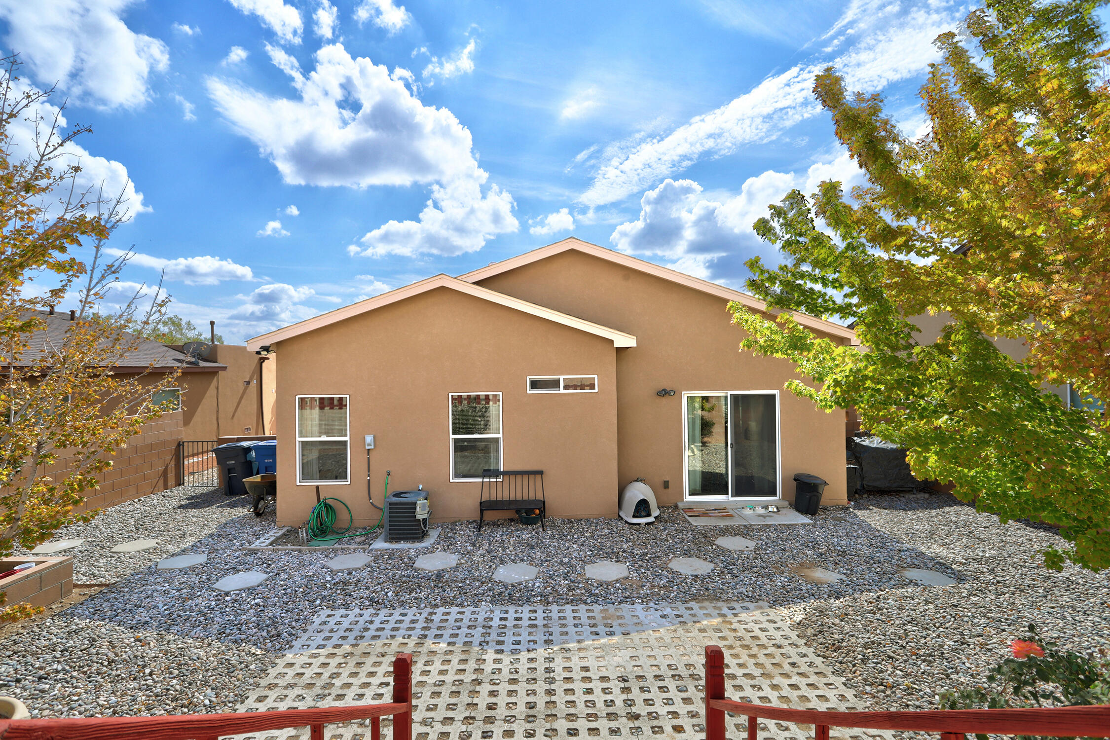 6209 NACIONAL Road NW