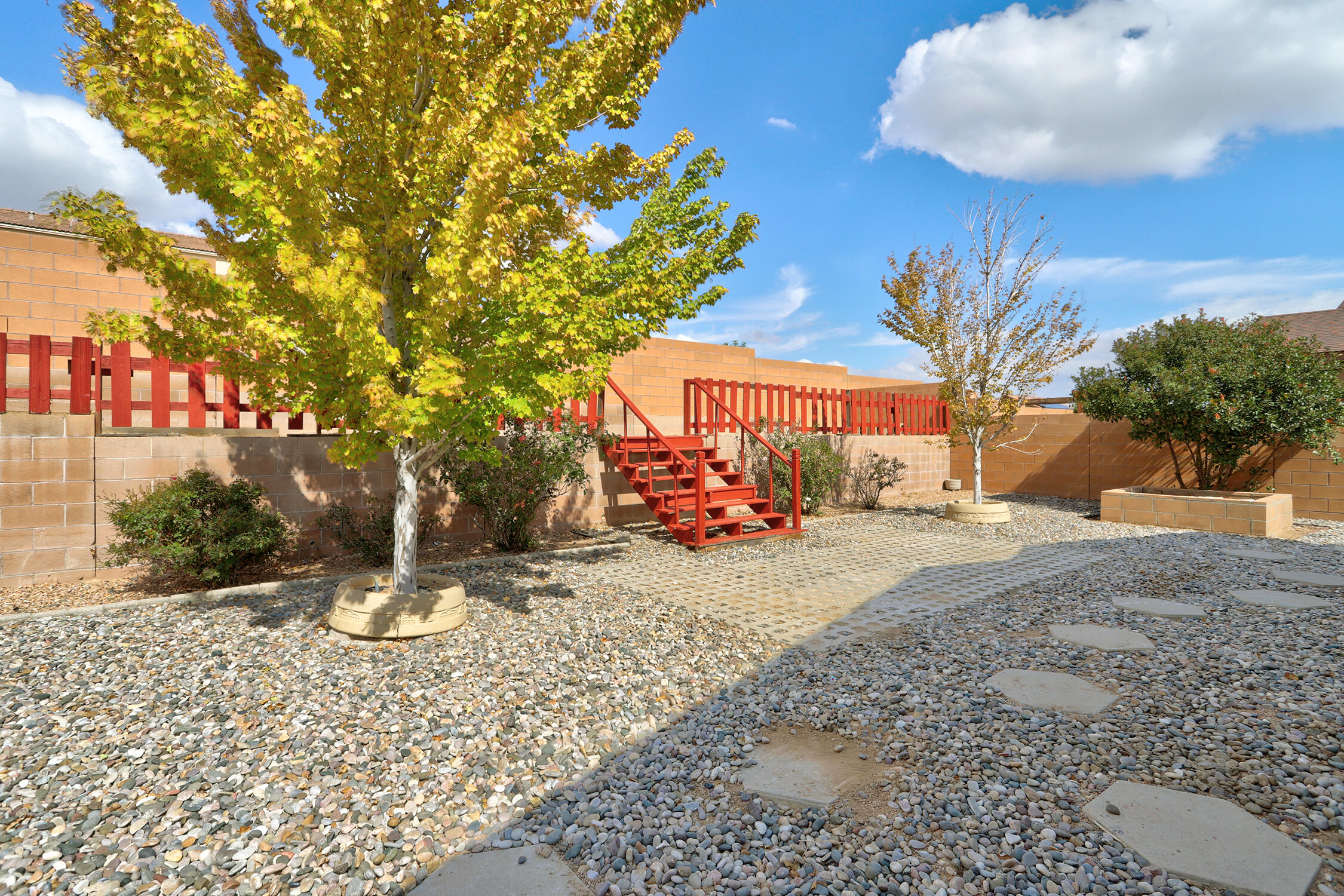 6209 NACIONAL Road NW