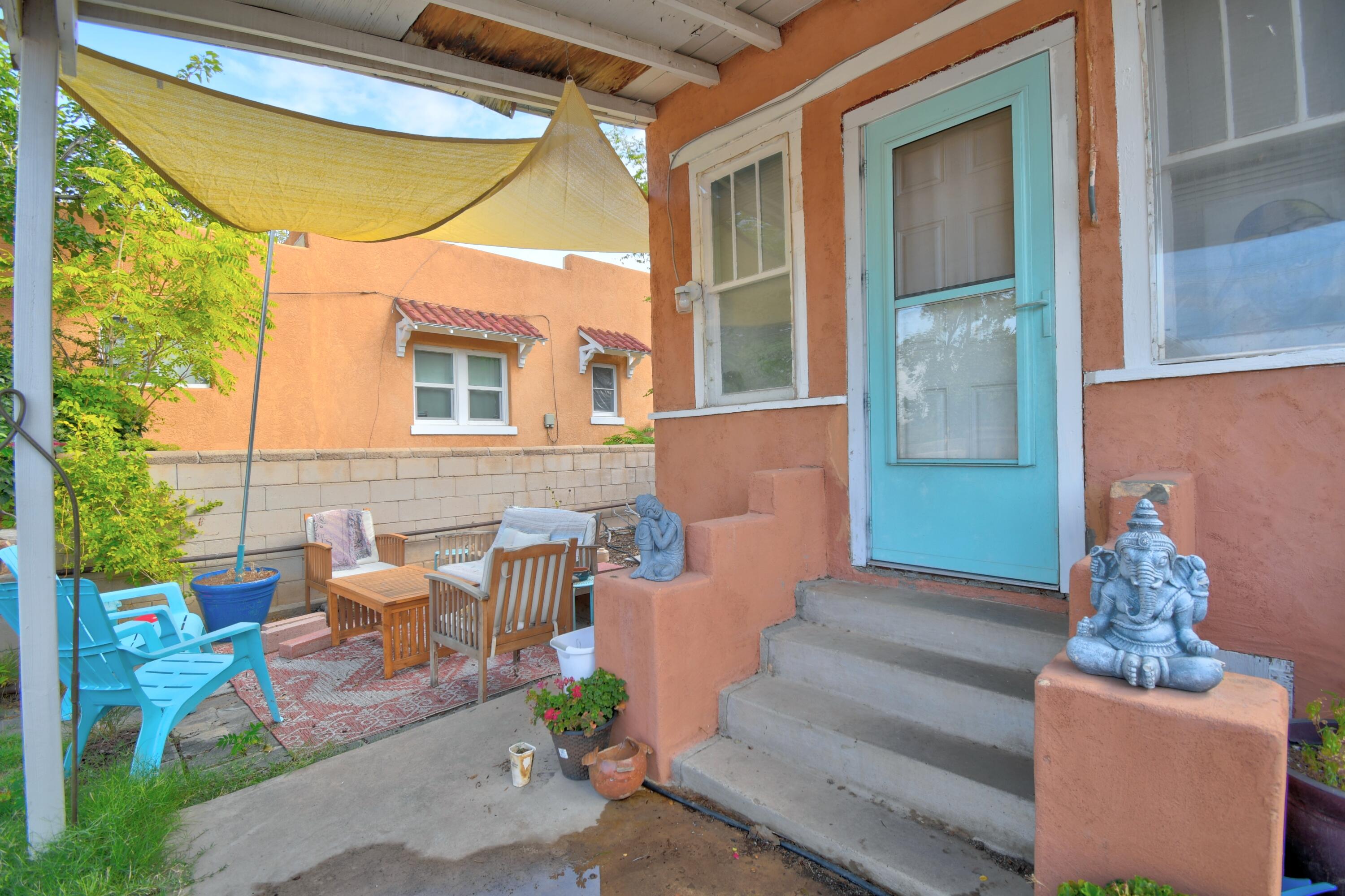 215 MAPLE Street NE