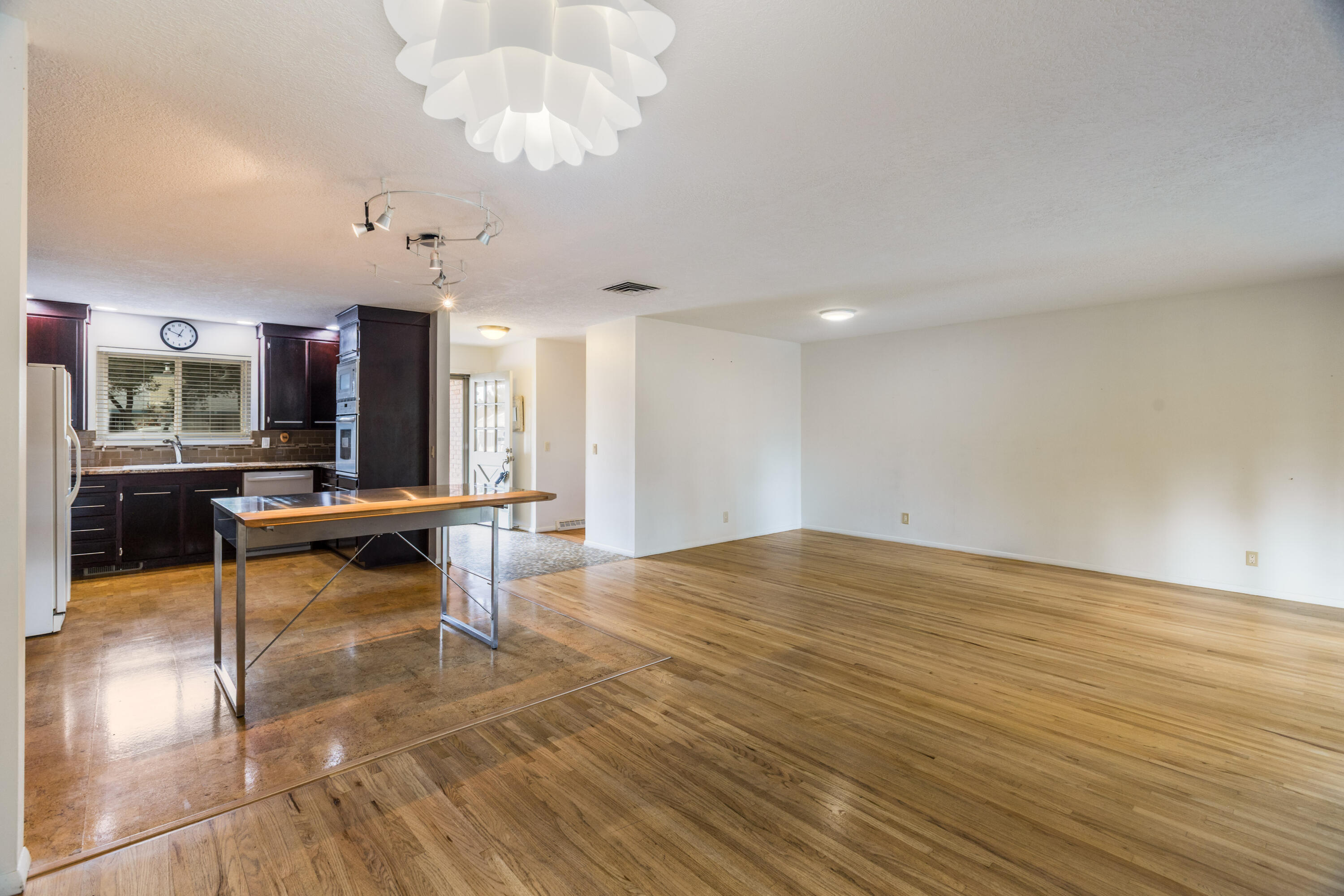 7212 CARRIVEAU Avenue NE