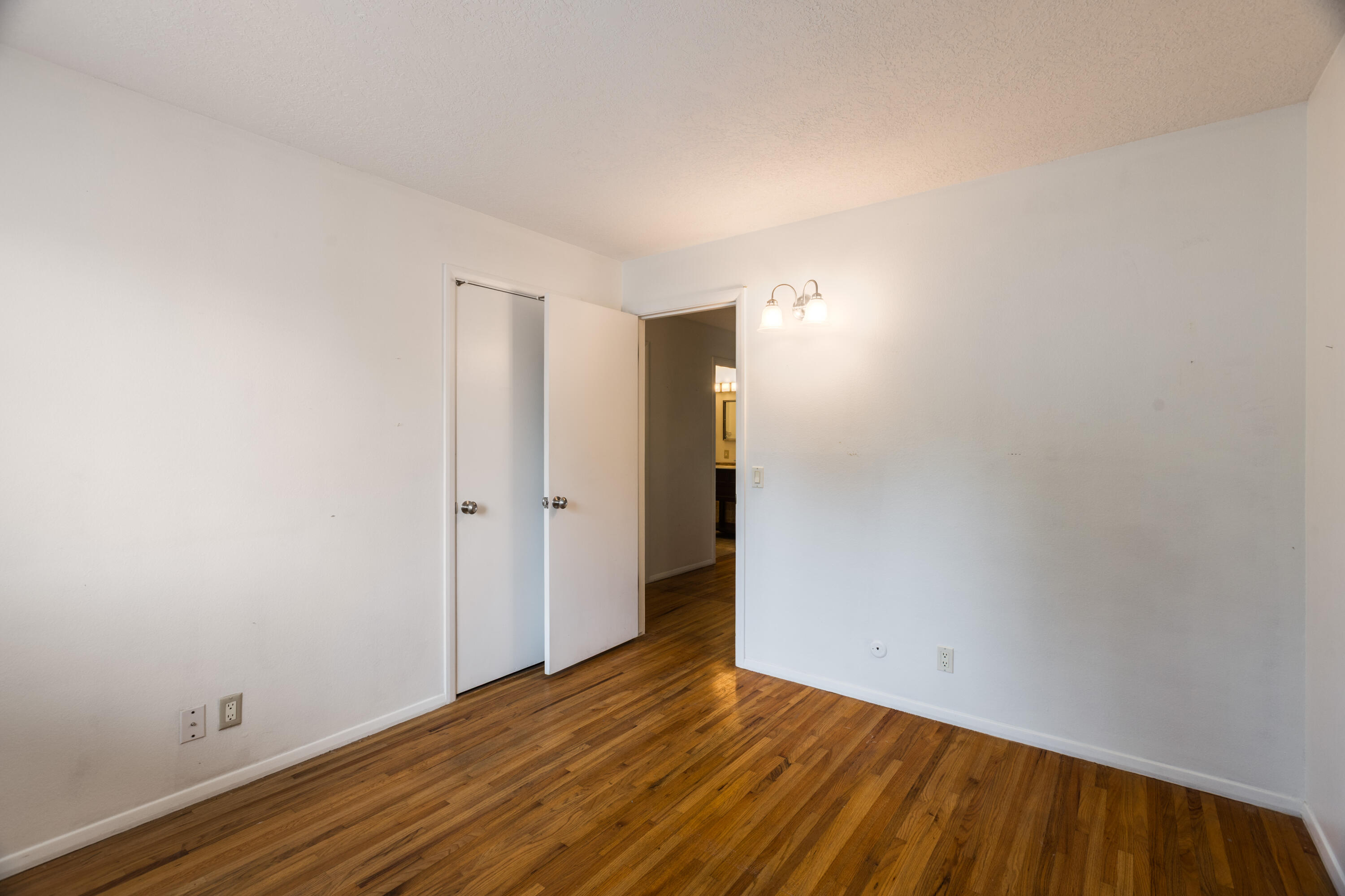 7212 CARRIVEAU Avenue NE