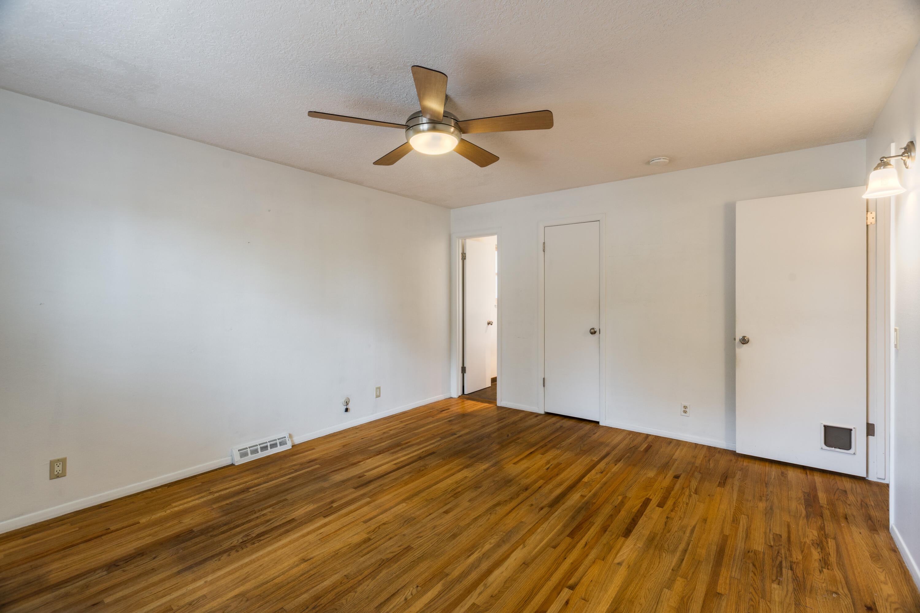 7212 CARRIVEAU Avenue NE