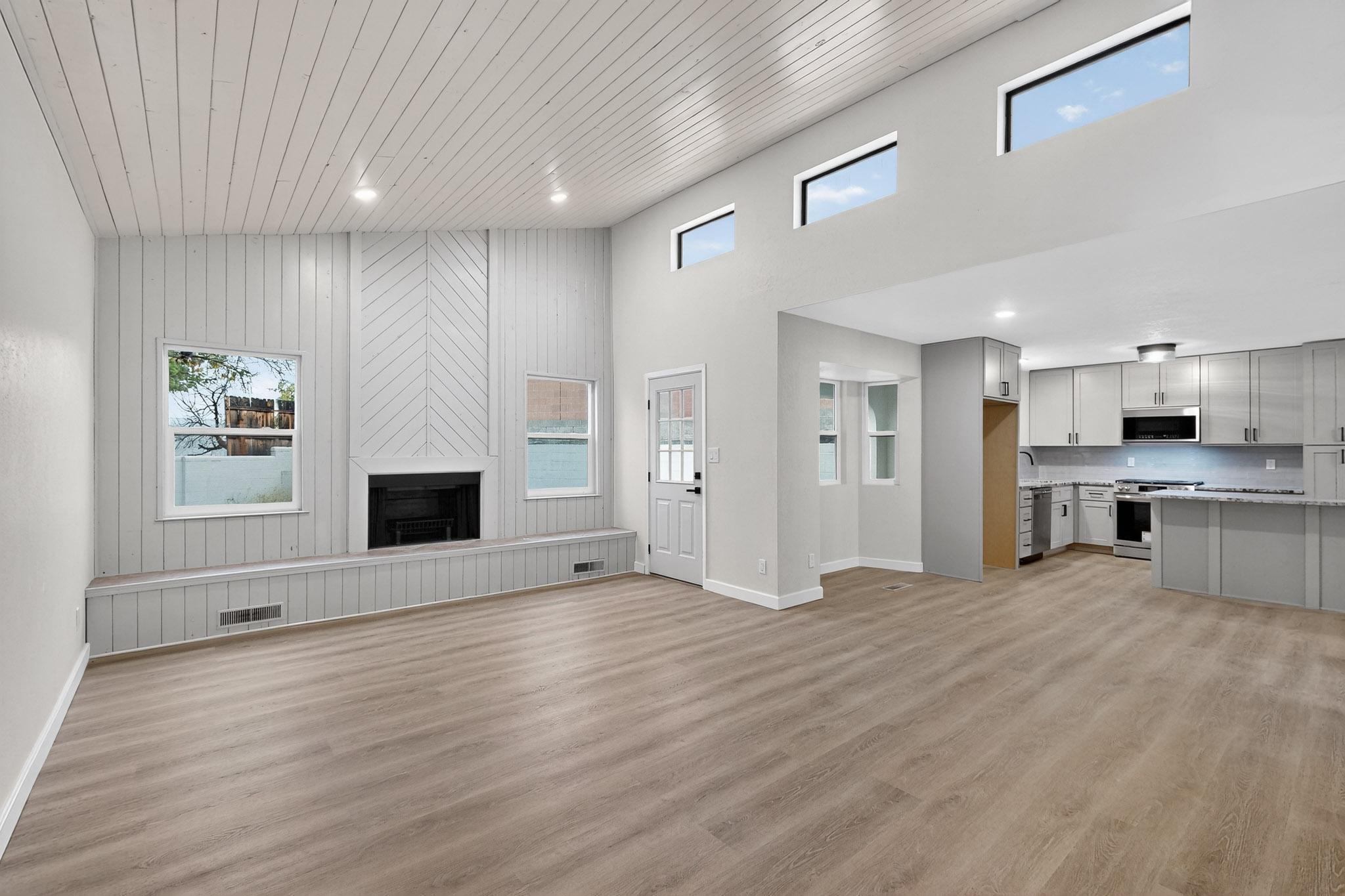 13209 INDIAN SCHOOL Road NE