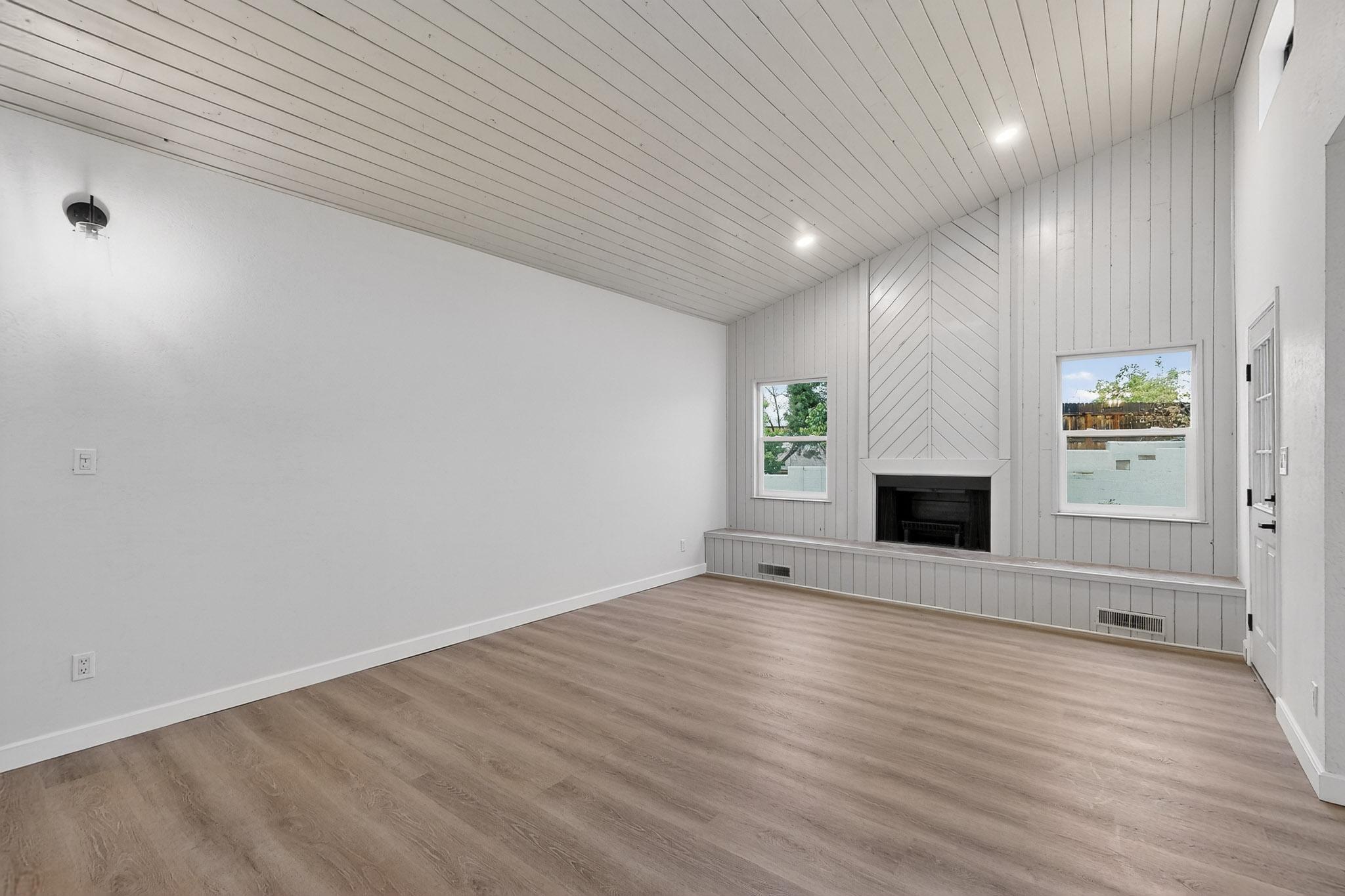 13209 INDIAN SCHOOL Road NE