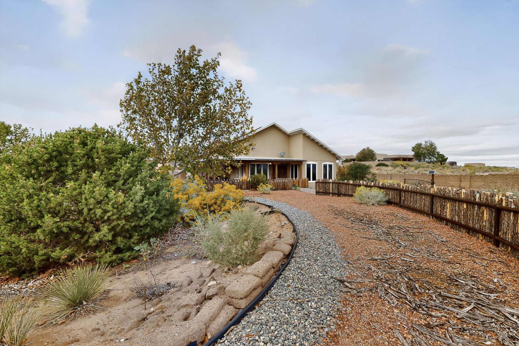 1925 Sonora Road NE