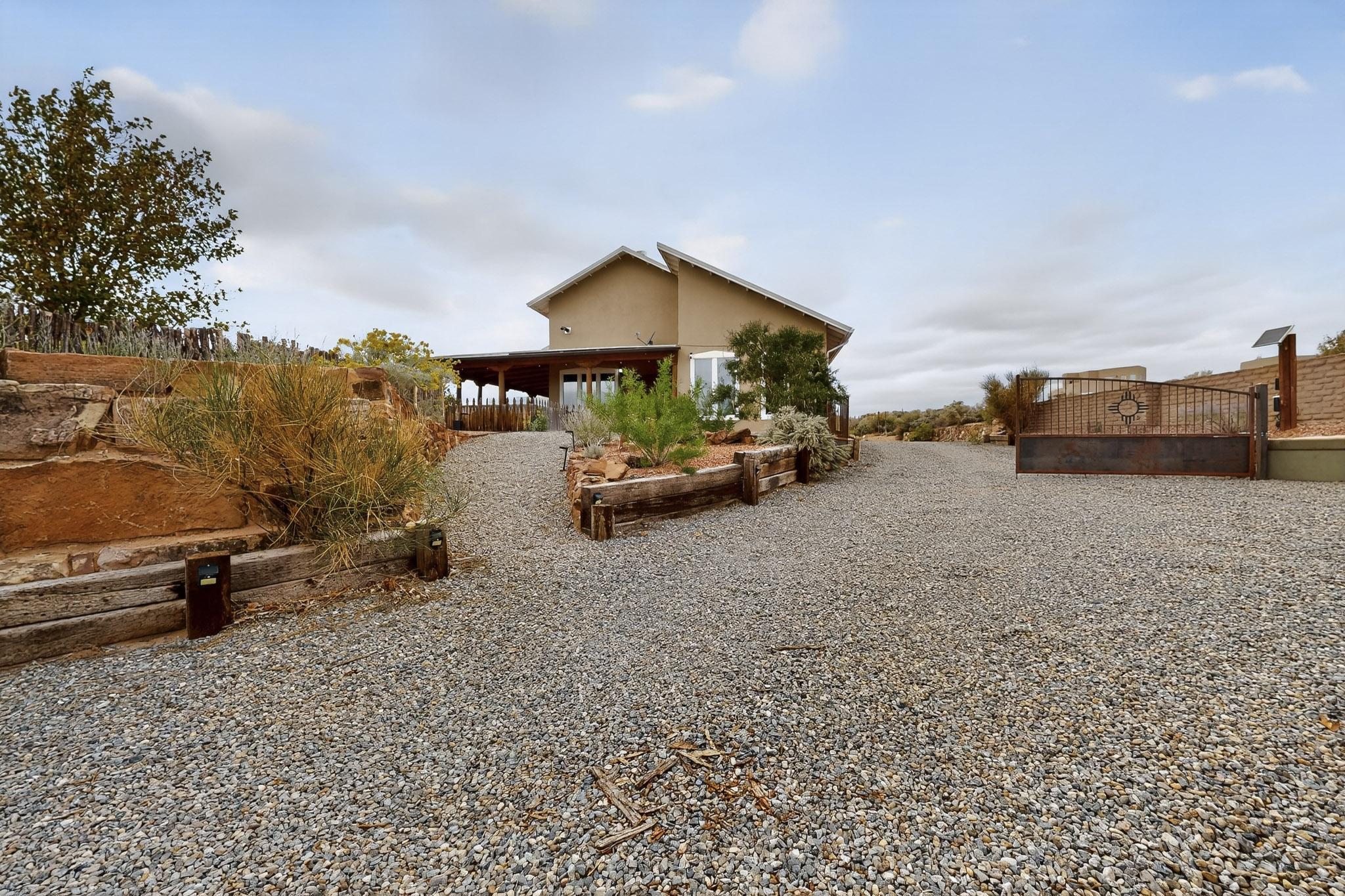 1925 Sonora Road NE