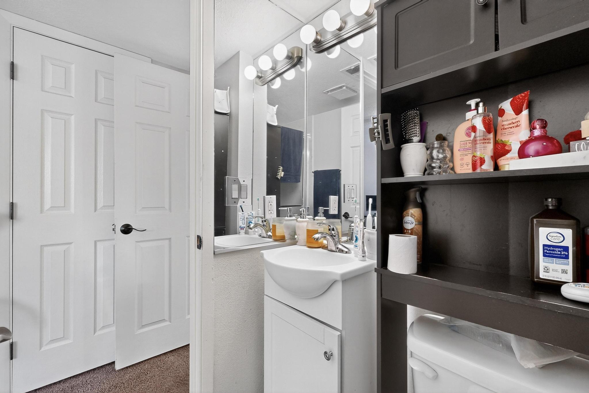 49 Calle San Blas NE