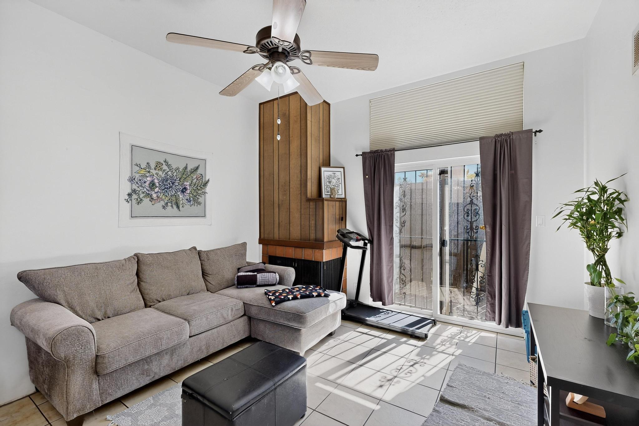 49 Calle San Blas NE