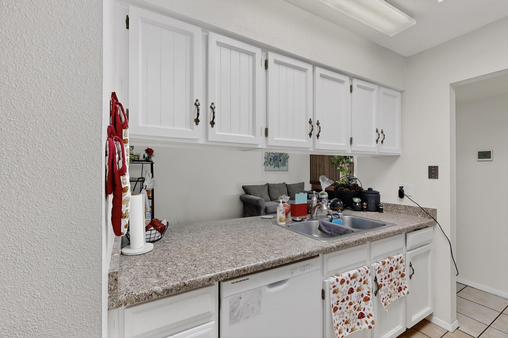 49 Calle San Blas NE