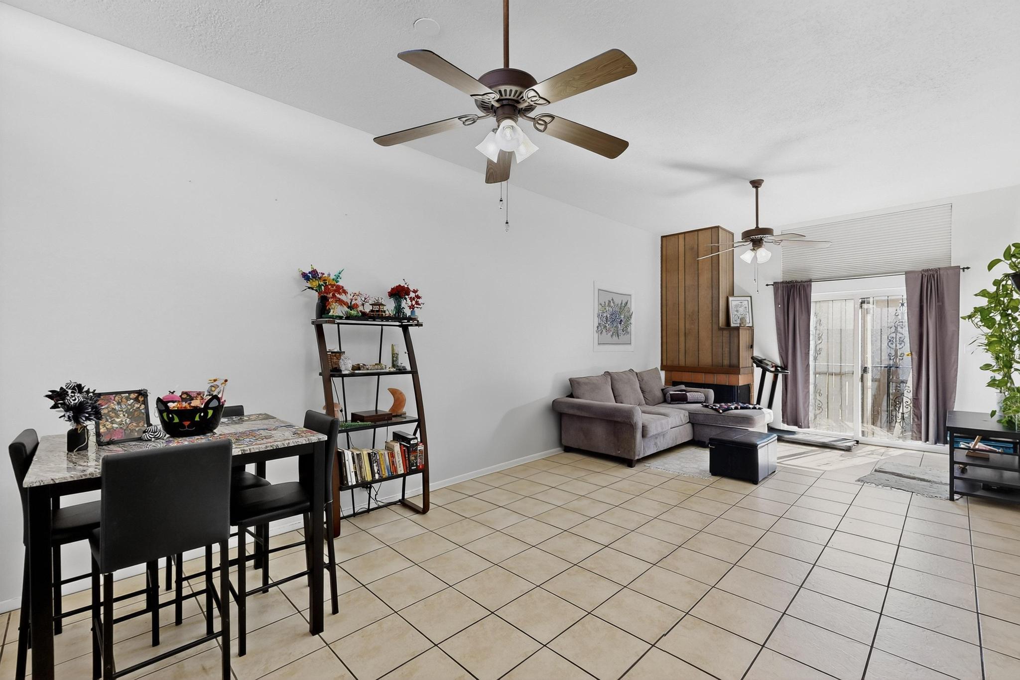 49 Calle San Blas NE